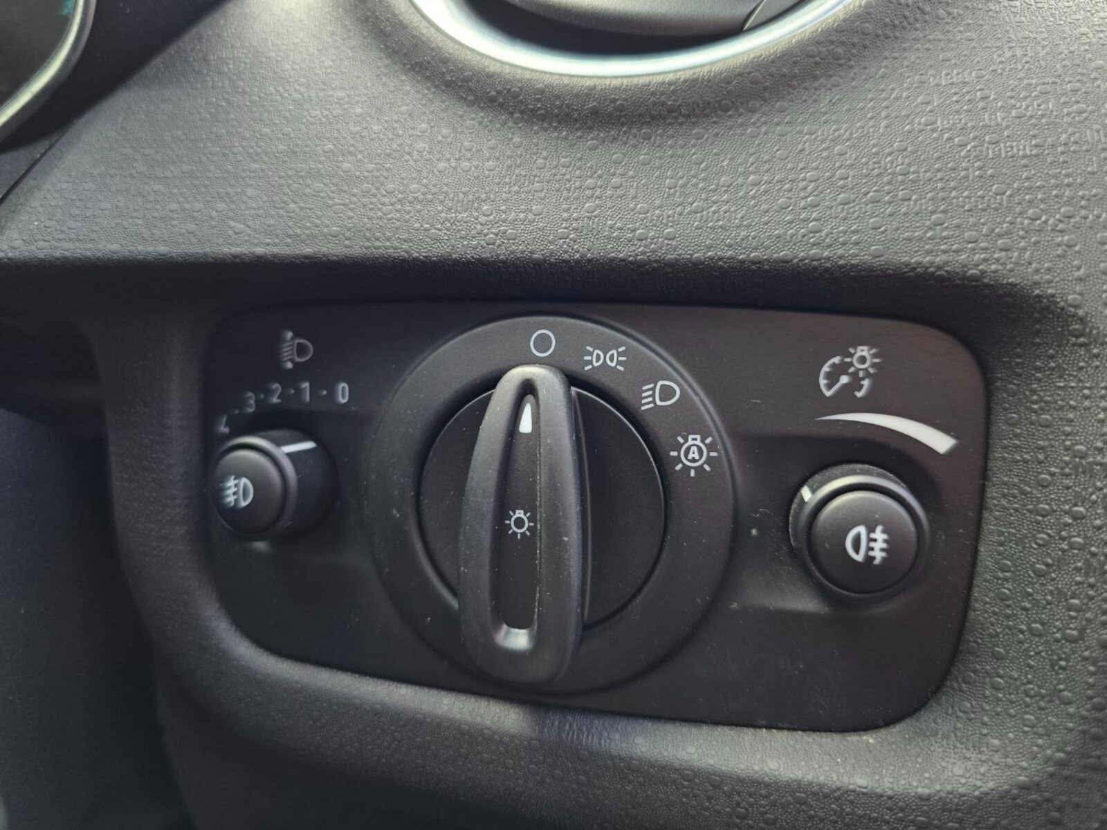 2015 Ford Fiesta Titanium 1.0 Petrol - Image 16