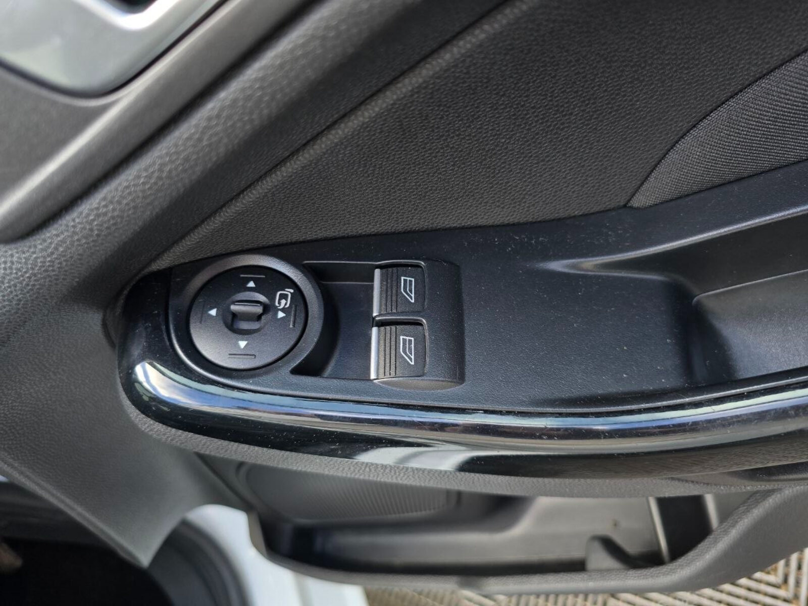 2015 Ford Fiesta Titanium 1.0 Petrol - Image 18