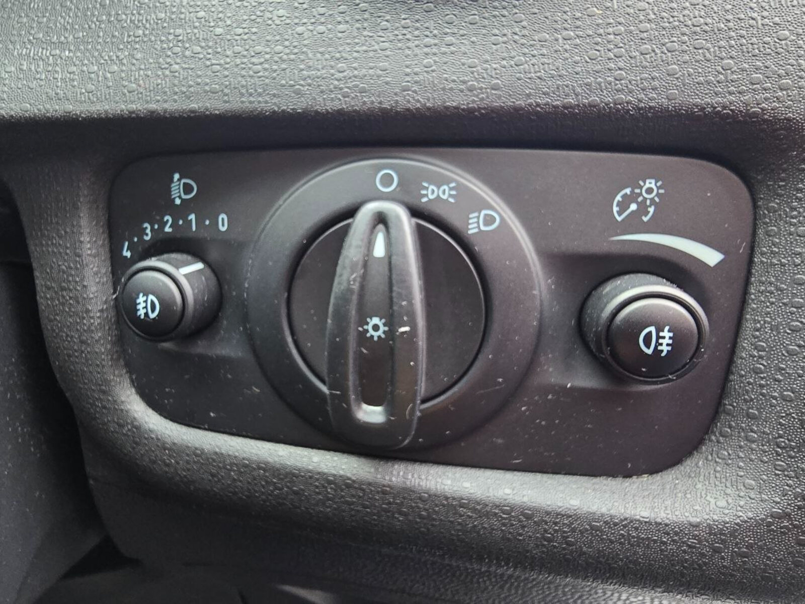 2015 Ford Fiesta 1.0 Petrol - Image 18