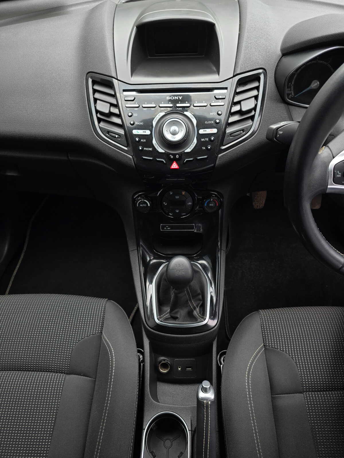2015 Ford Fiesta Titanium 1.0 Petrol - Image 13