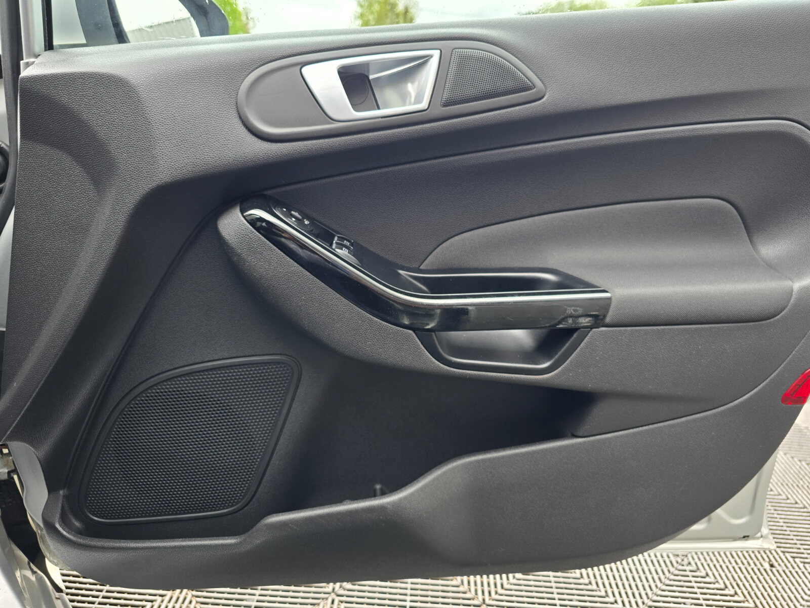 2015 Ford Fiesta Titanium 1.0 Petrol - Image 17