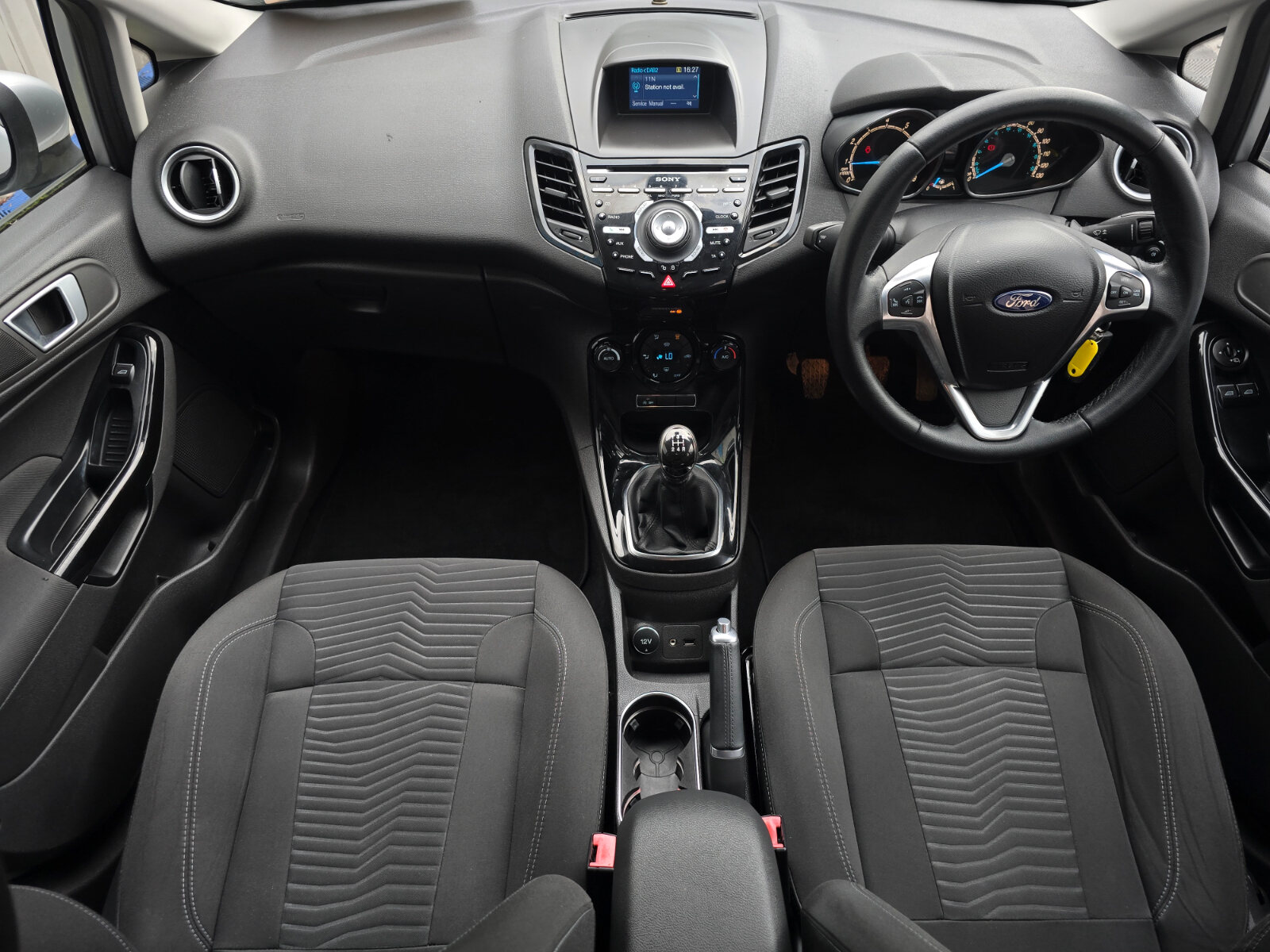 2015 Ford Fiesta Titanium 1.0 Petrol - Image 13