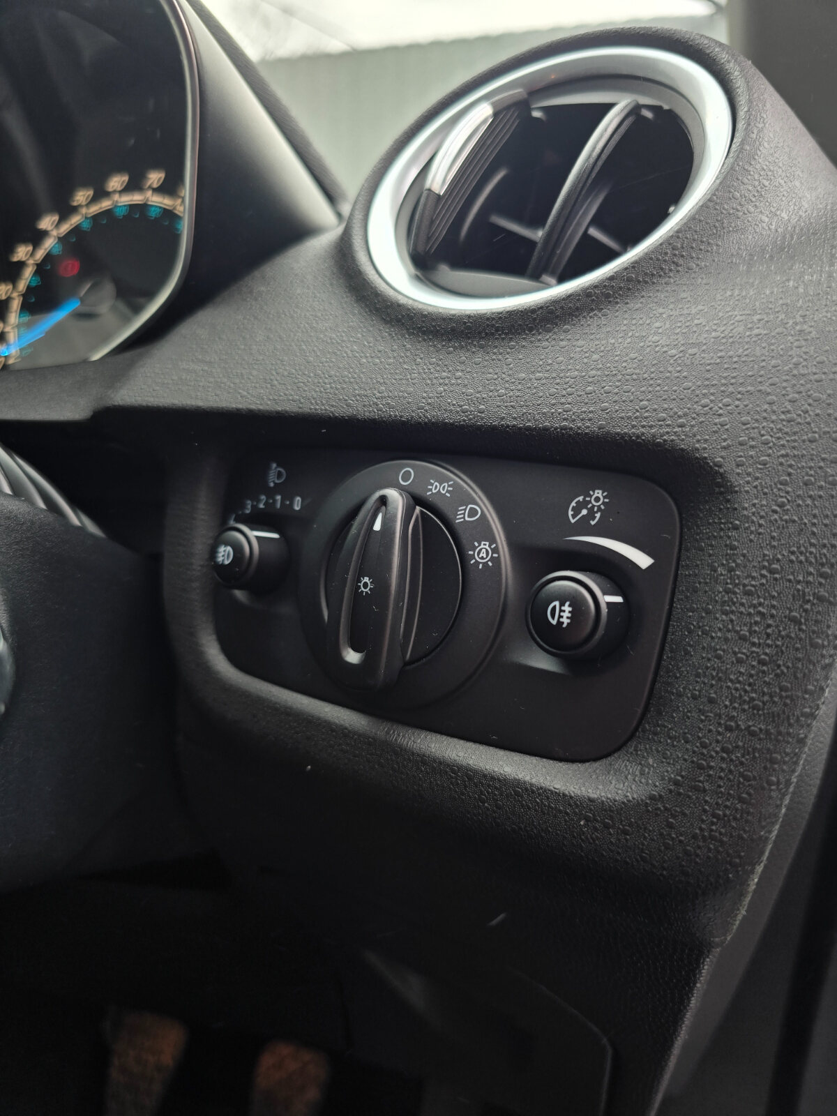 2015 Ford Fiesta Titanium 1.0 Petrol - Image 18