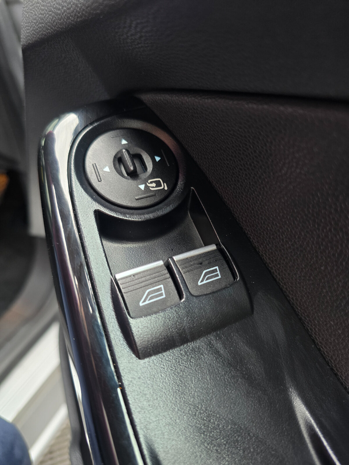 2015 Ford Fiesta Titanium 1.0 Petrol - Image 20