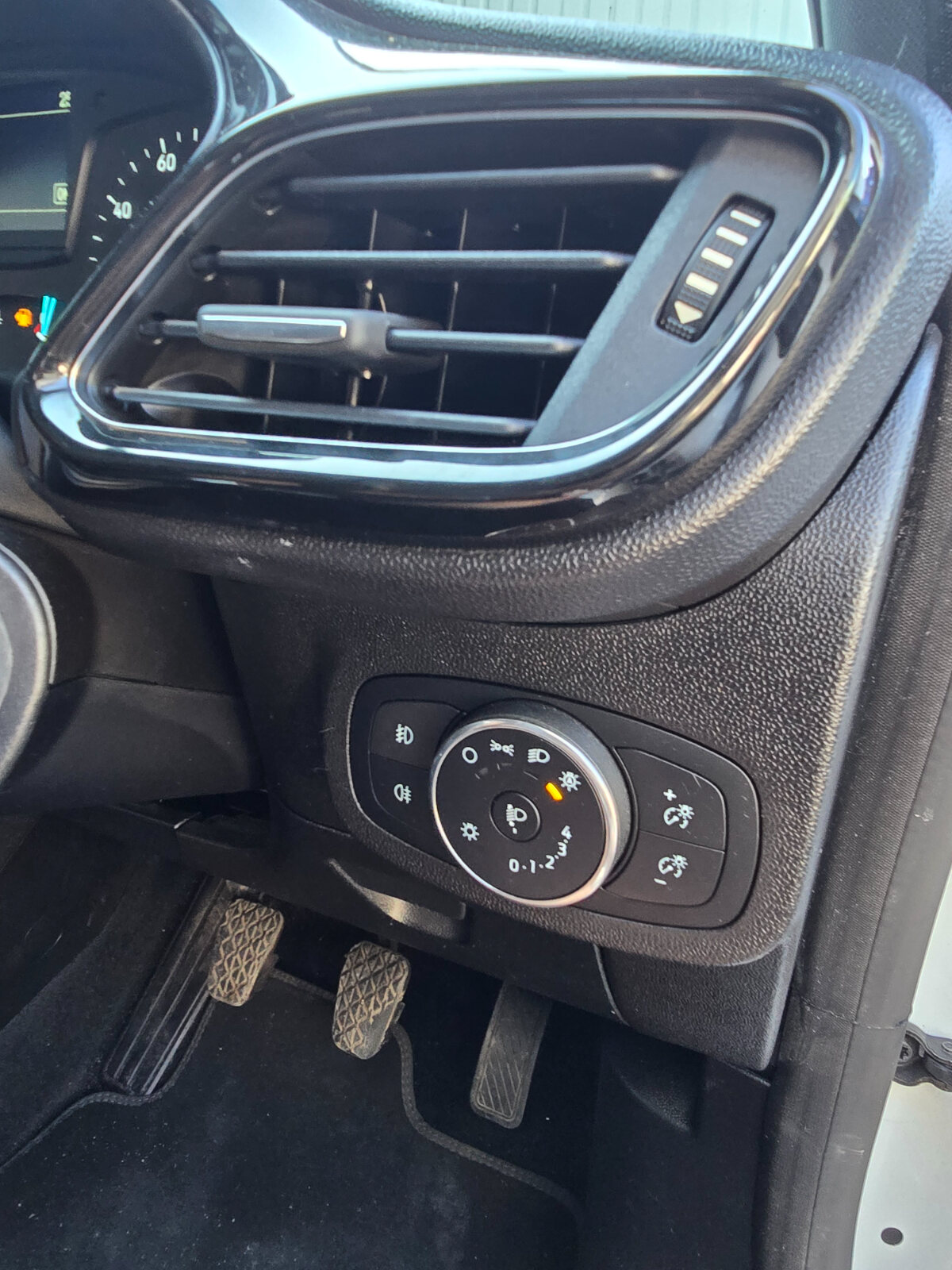 2017 Ford Fiesta 1.0 Petrol - Image 17
