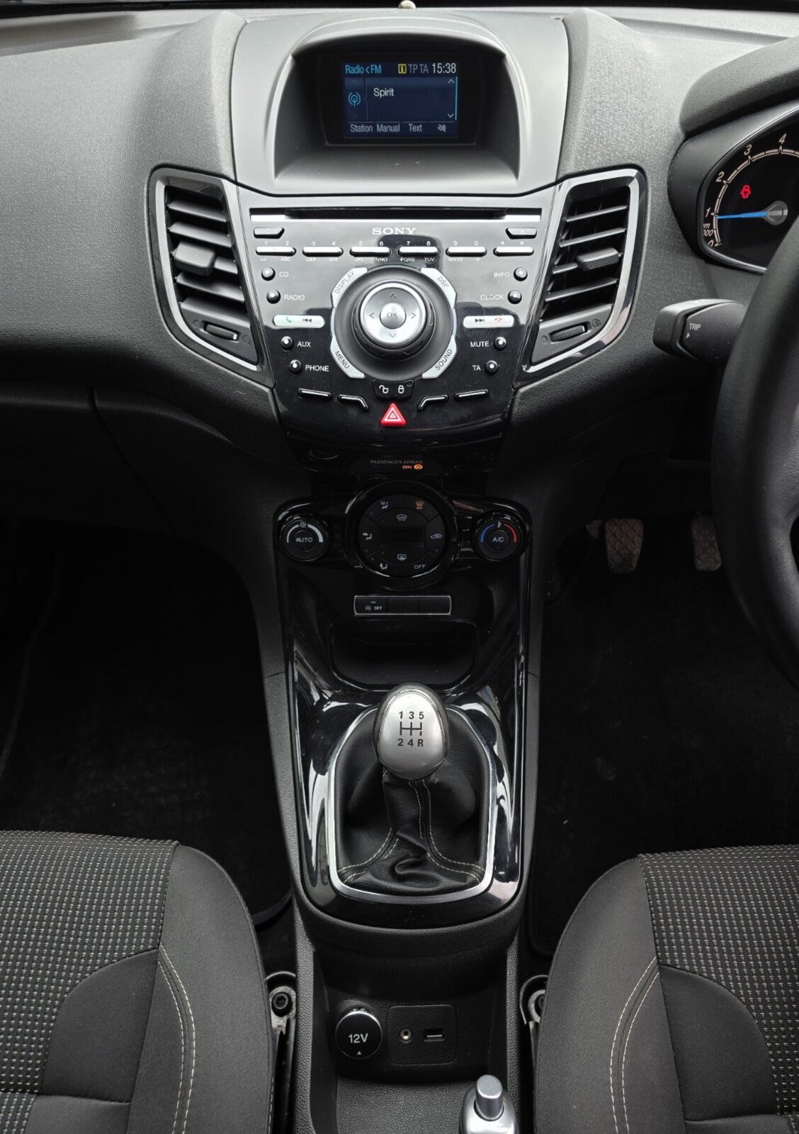 2015 Ford Fiesta Titanium 1.0 Petrol - Image 13