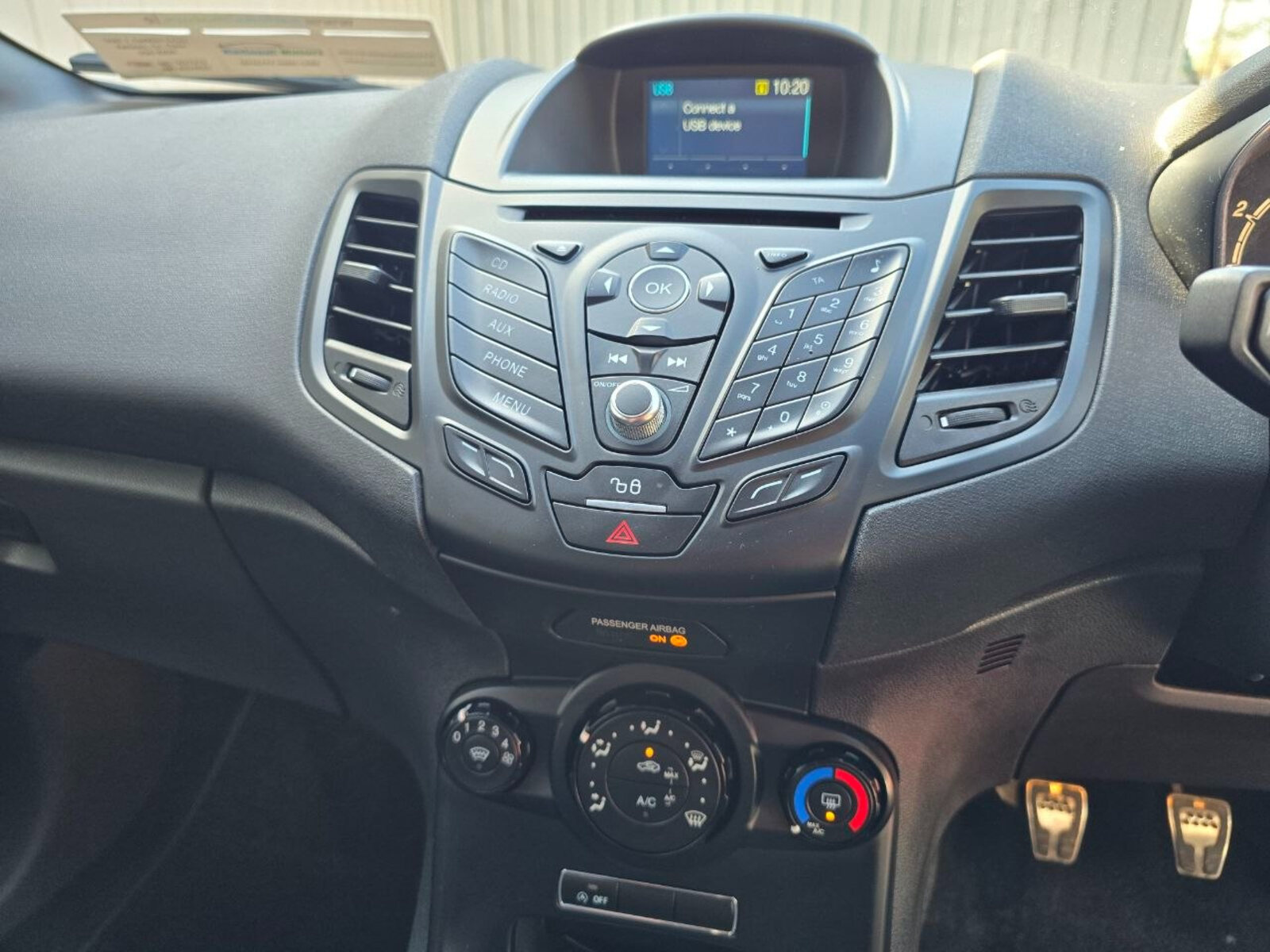 2017 Ford Fiesta ST-LINE 1.0 Petrol - Image 14