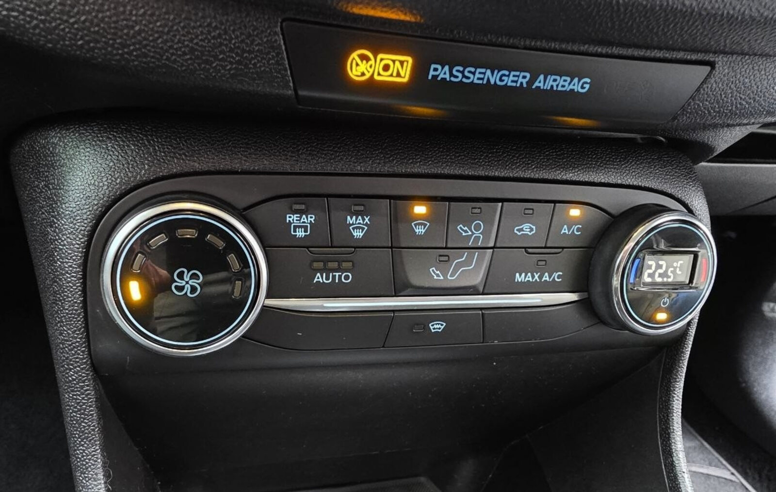 2019 Ford Fiesta Titanium 1.0 Petrol - Image 14