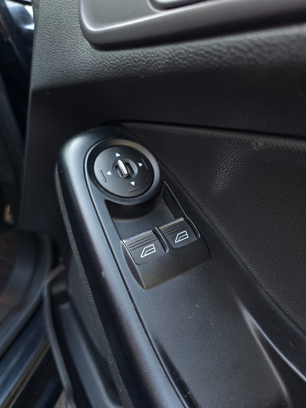 2014 Ford Fiesta Titanium 1.0 Petrol - Image 20