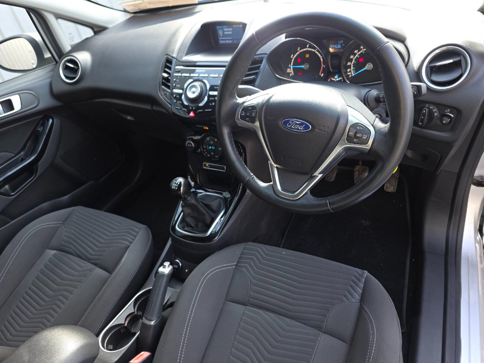 2015 Ford Fiesta Titanium 1.0 Petrol - Image 11