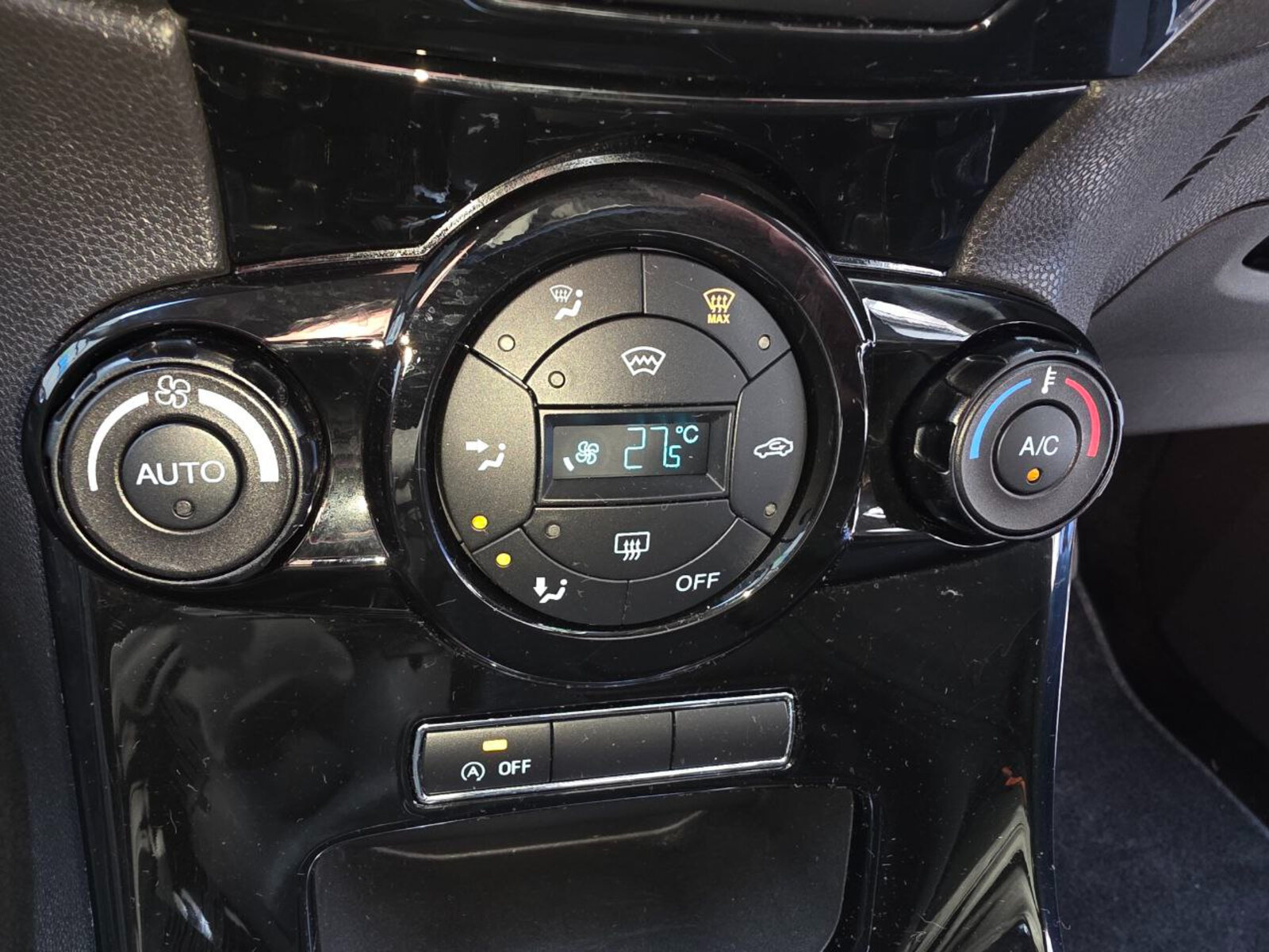 2015 Ford Fiesta Titanium 1.0 Petrol - Image 15