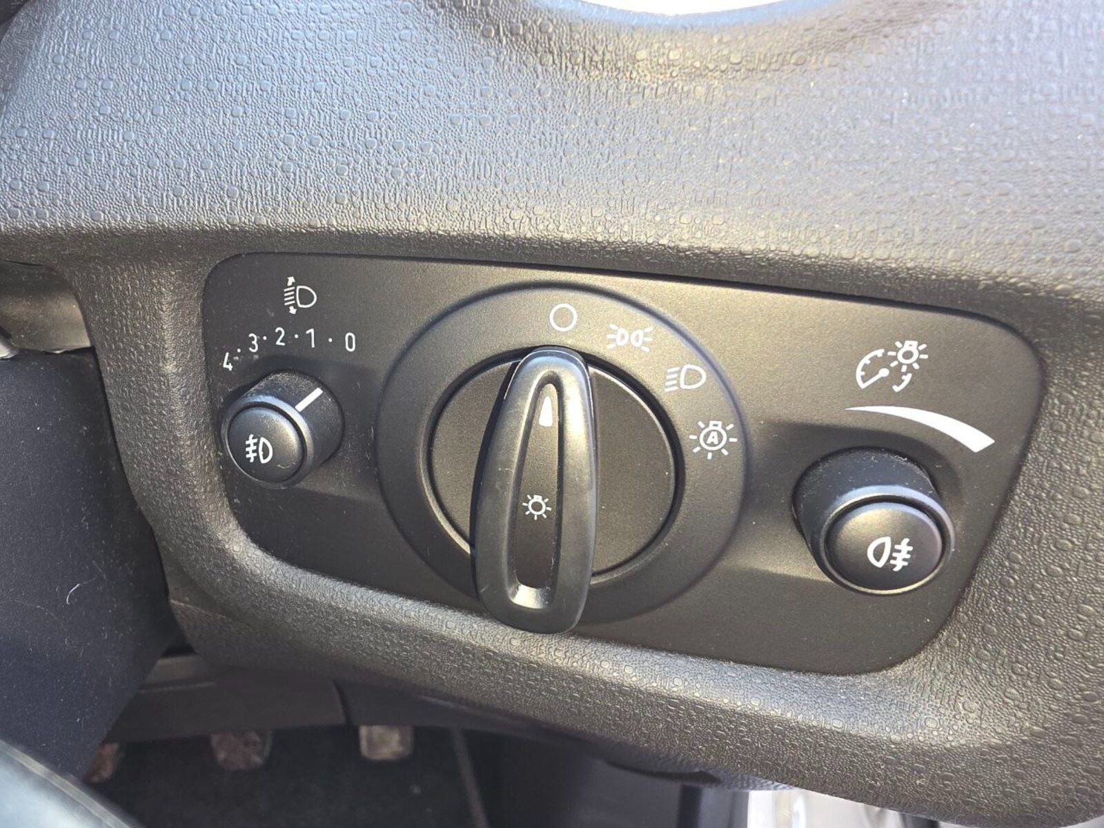 2015 Ford Fiesta Titanium 1.0 Petrol - Image 19
