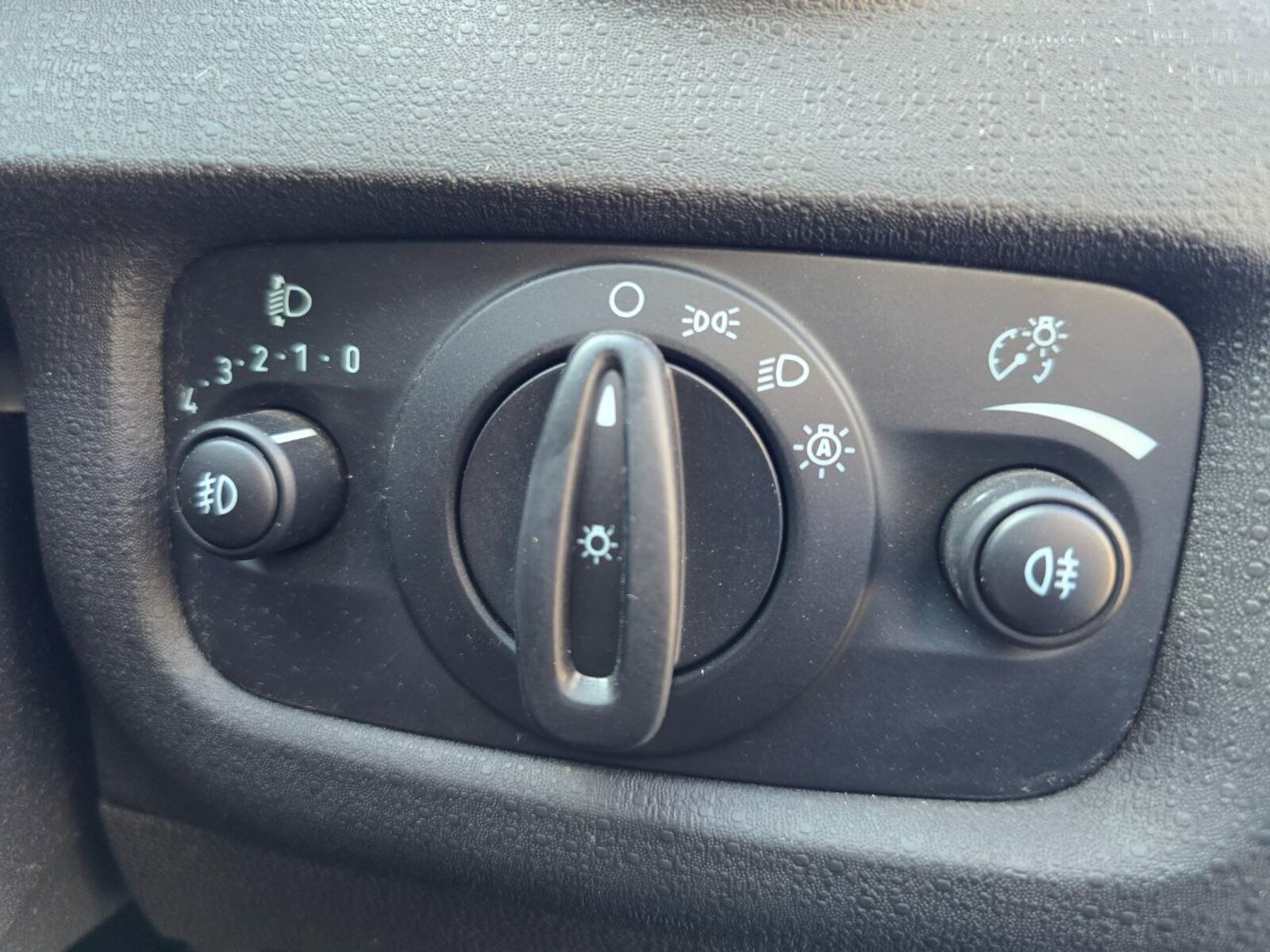2014 Ford Fiesta Titanium 1.0 Petrol - Image 18