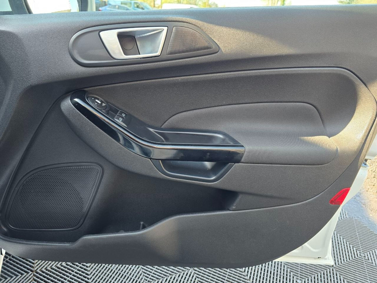 2014 Ford Fiesta Titanium 1.0 Petrol - Image 19