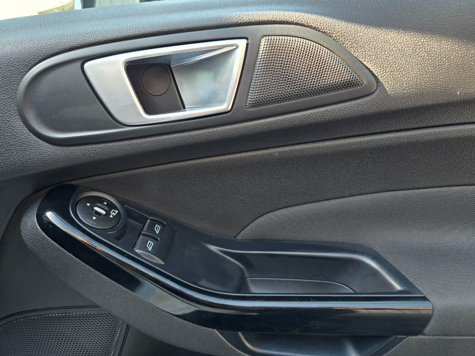 2014 Ford Fiesta Titanium 1.0 Petrol - Image 20
