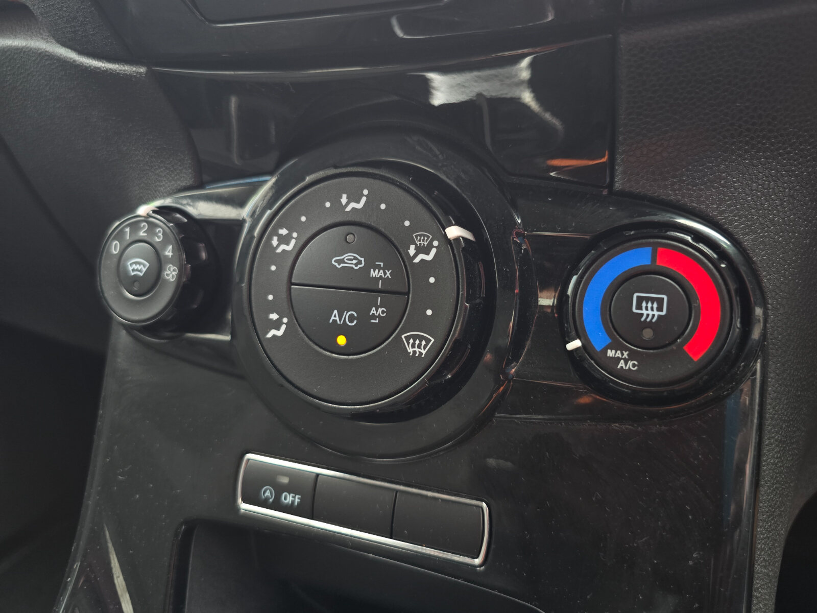 2016 Ford Fiesta 1.0 Petrol - Image 14