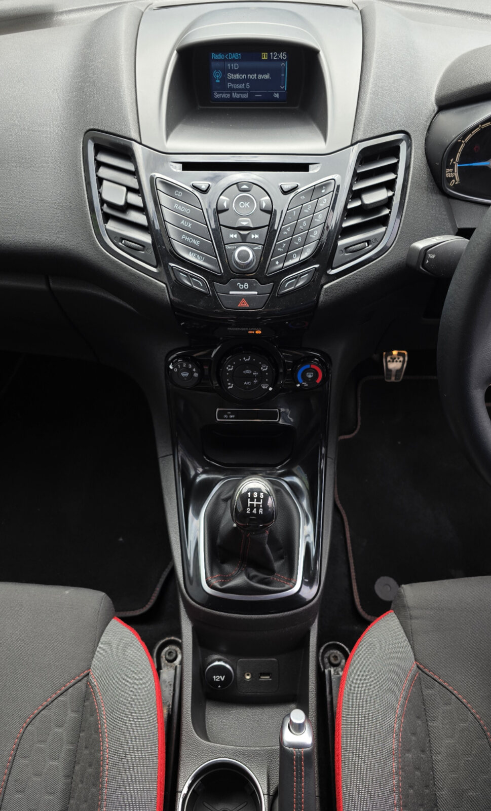 2015 Ford Fiesta Zetec S 1.0 Petrol - Image 12