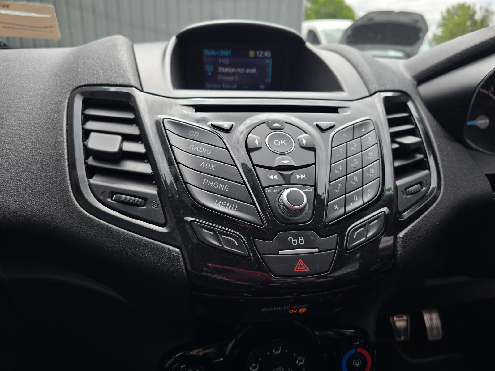 2015 Ford Fiesta Zetec S 1.0 Petrol - Image 15