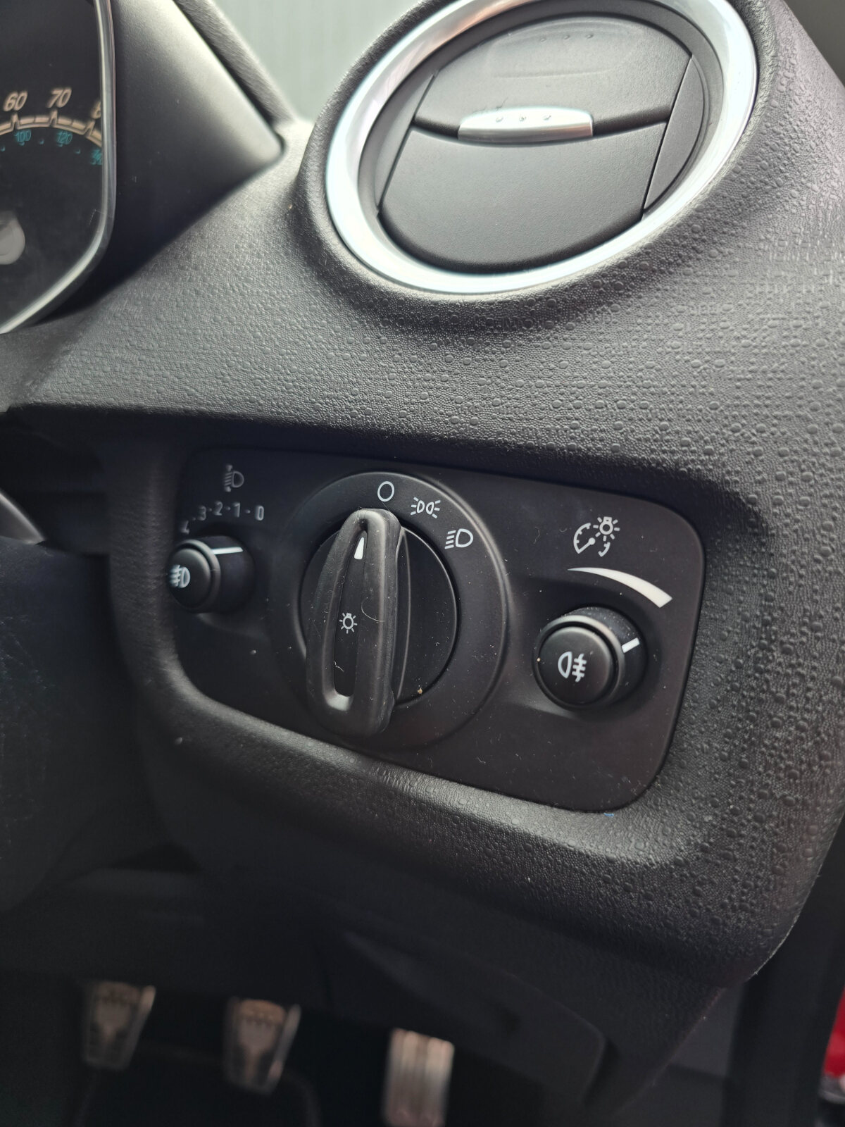 2015 Ford Fiesta Zetec S 1.0 Petrol - Image 17