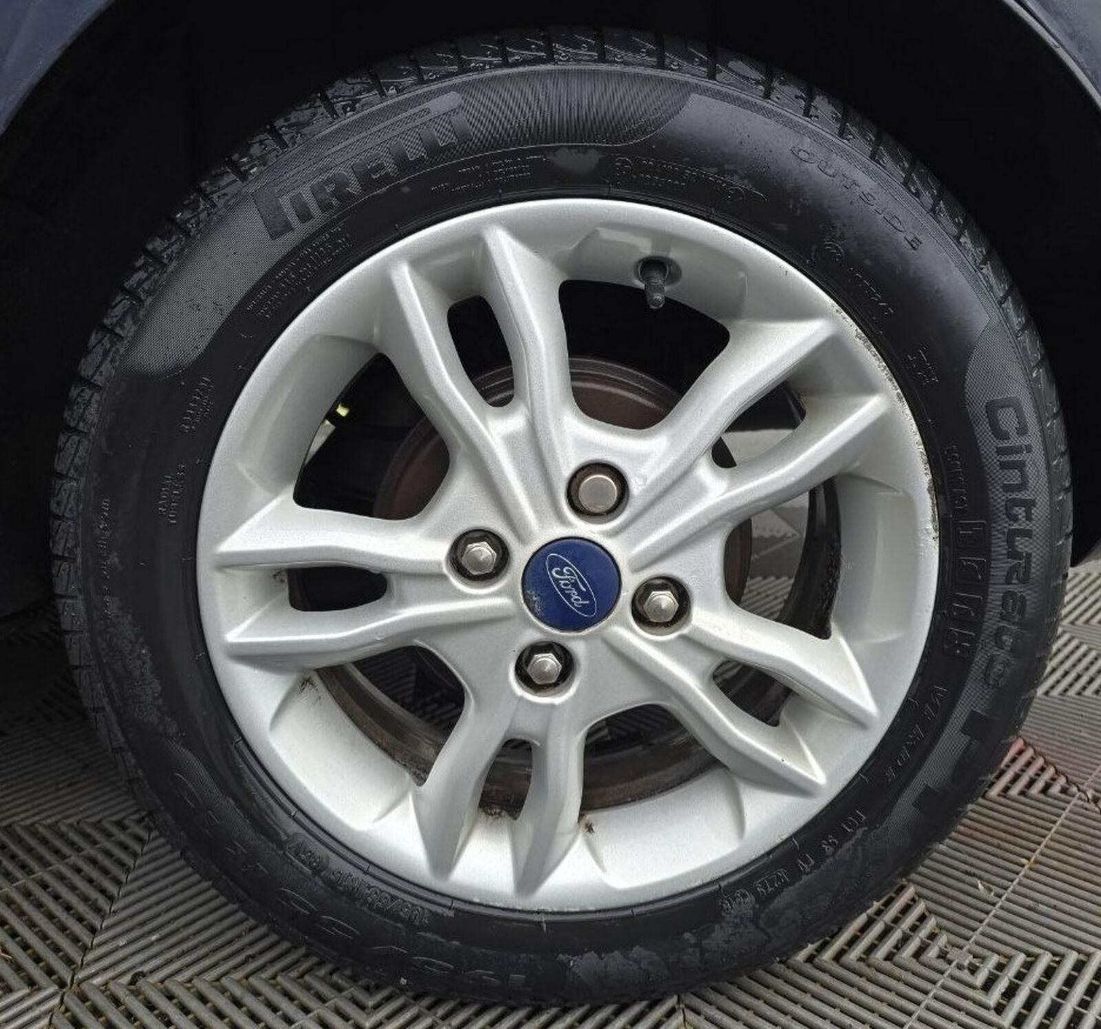 2015 Ford Fiesta 1.0 Petrol - Image 9