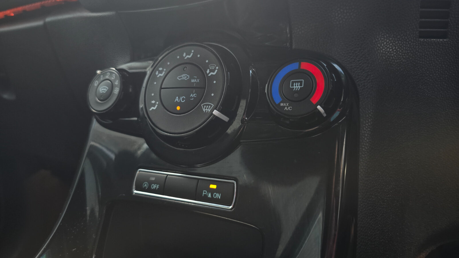 2016 Ford Fiesta 1.0 Petrol - Image 11