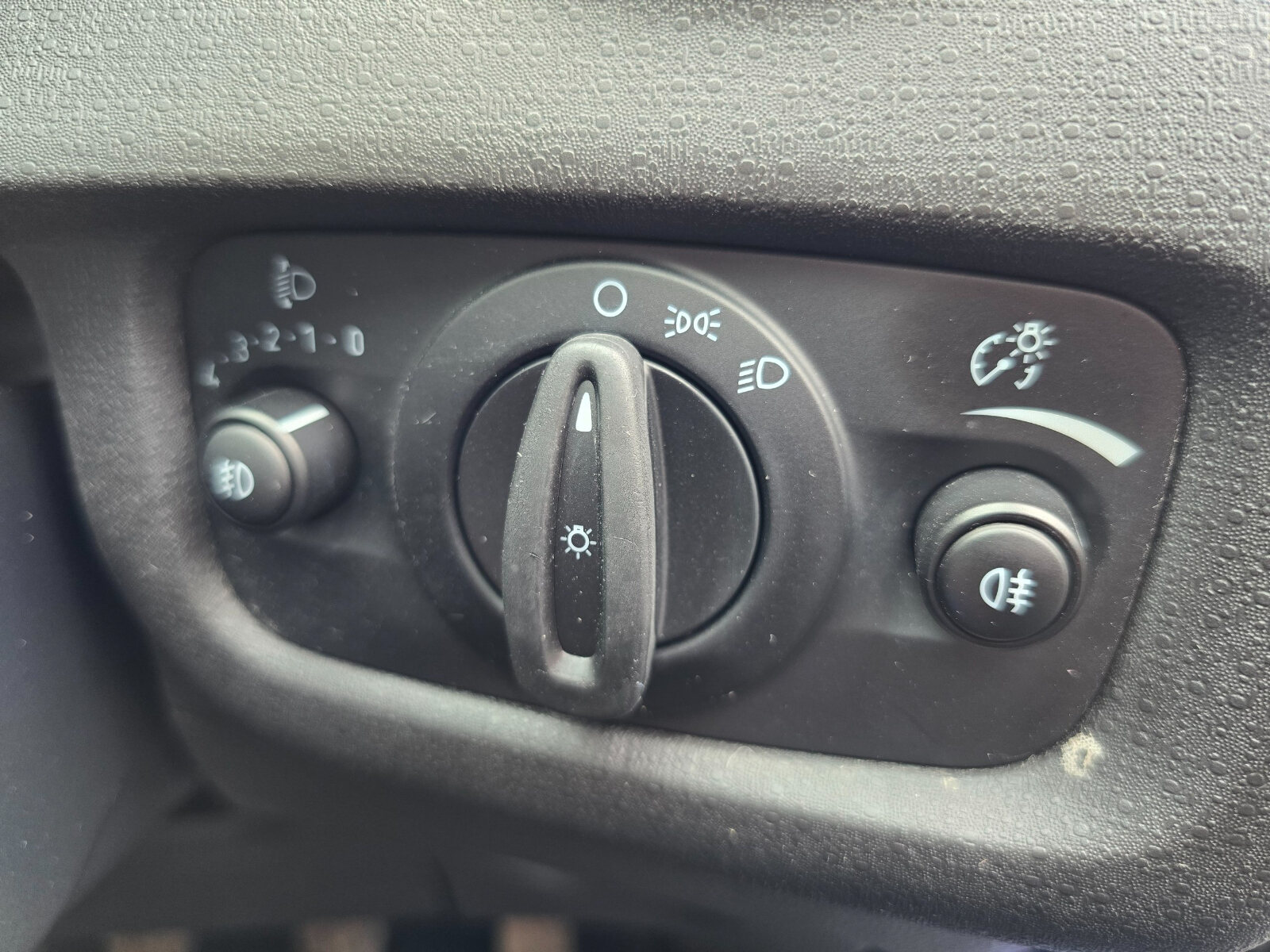 2015 Ford Fiesta 1.0 Petrol - Image 18