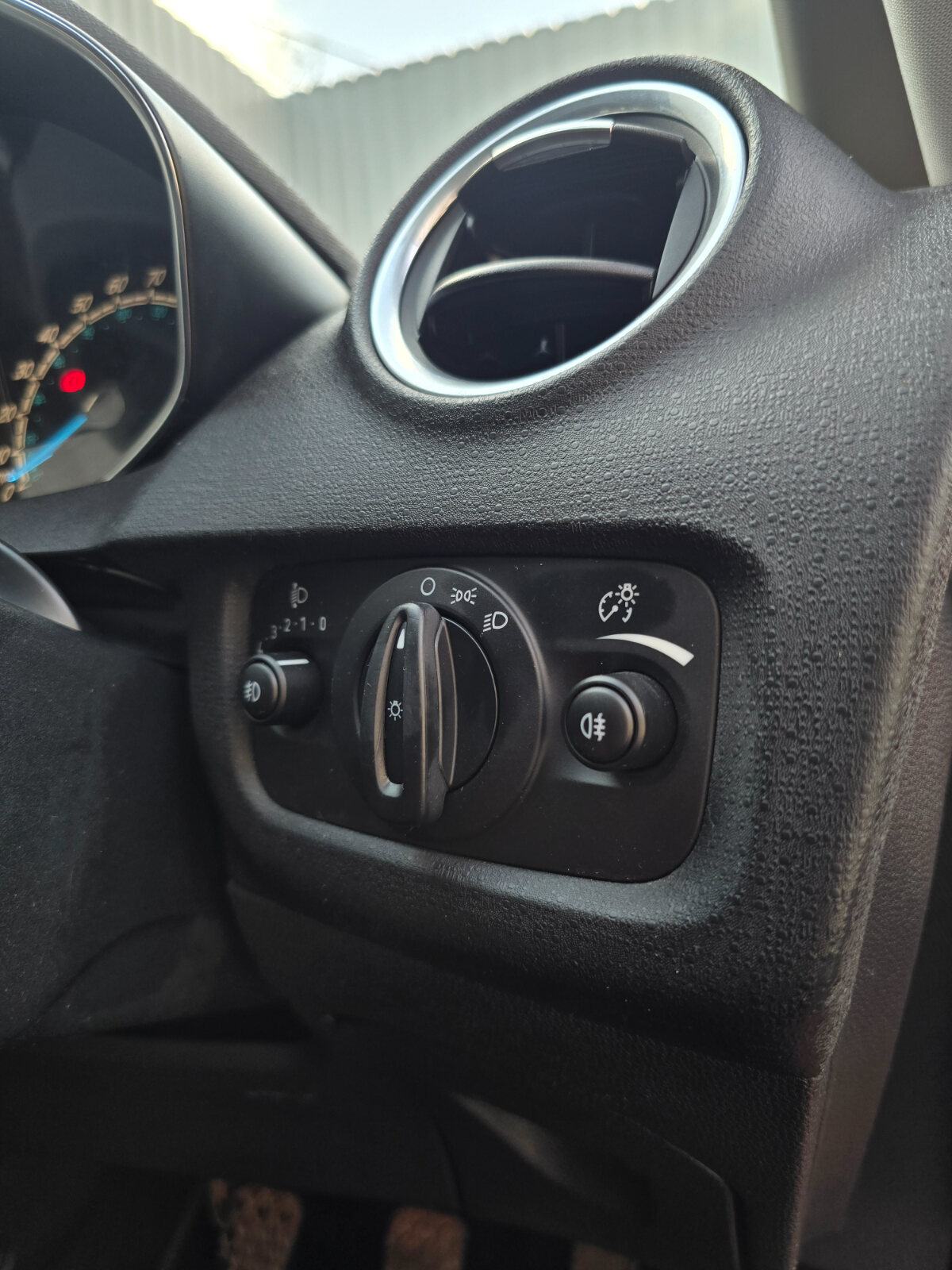 2014 Ford Fiesta 1.0 Petrol - Image 17