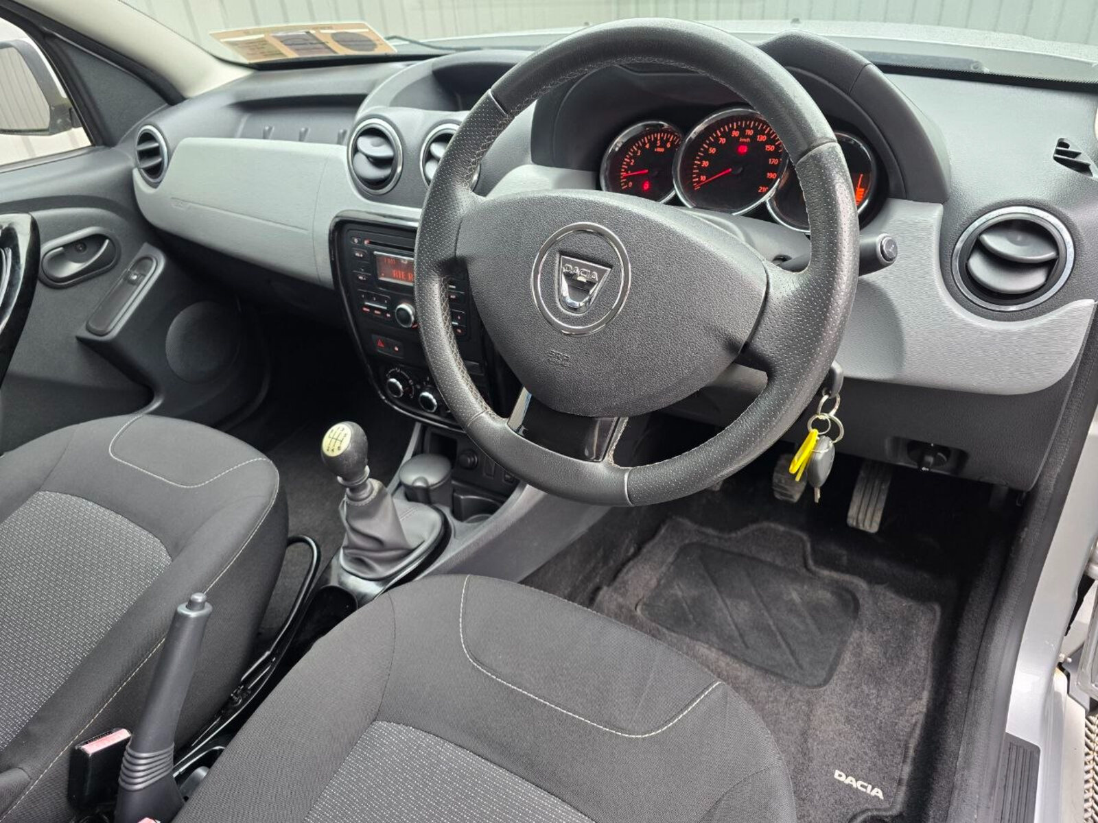 2014 Dacia Duster 1.5 dCi SIGNATURE - Image 11