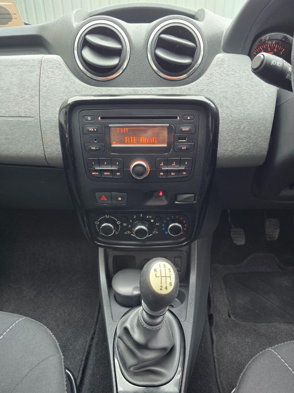 2014 Dacia Duster 1.5 dCi SIGNATURE - Image 13
