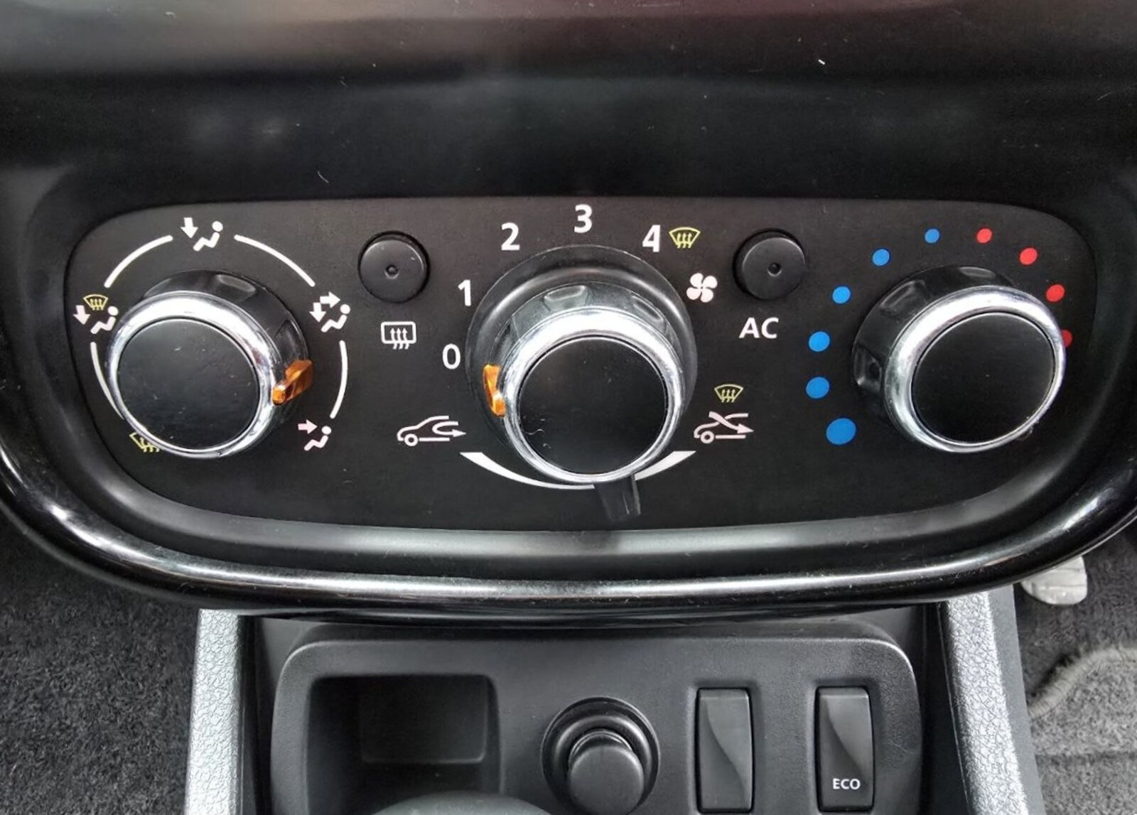 2014 Dacia Duster 1.5 dCi SIGNATURE - Image 15