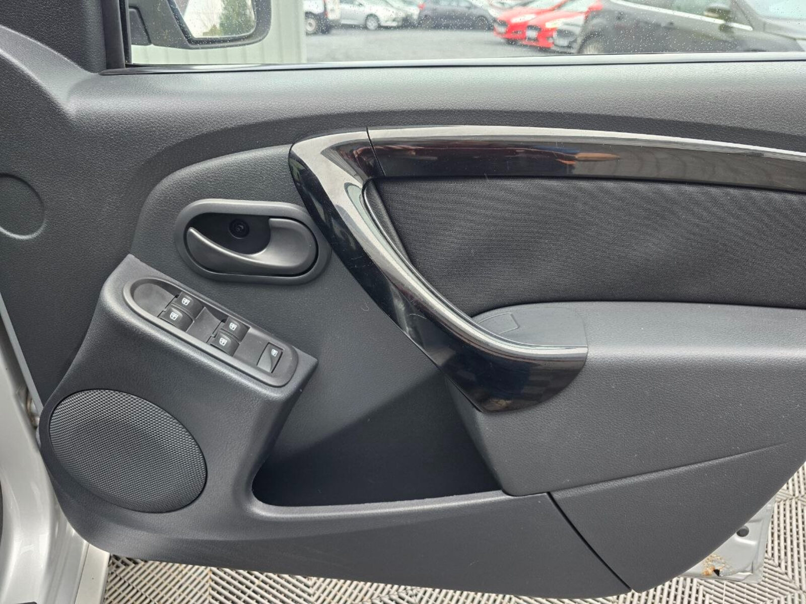 2014 Dacia Duster 1.5 dCi SIGNATURE - Image 17