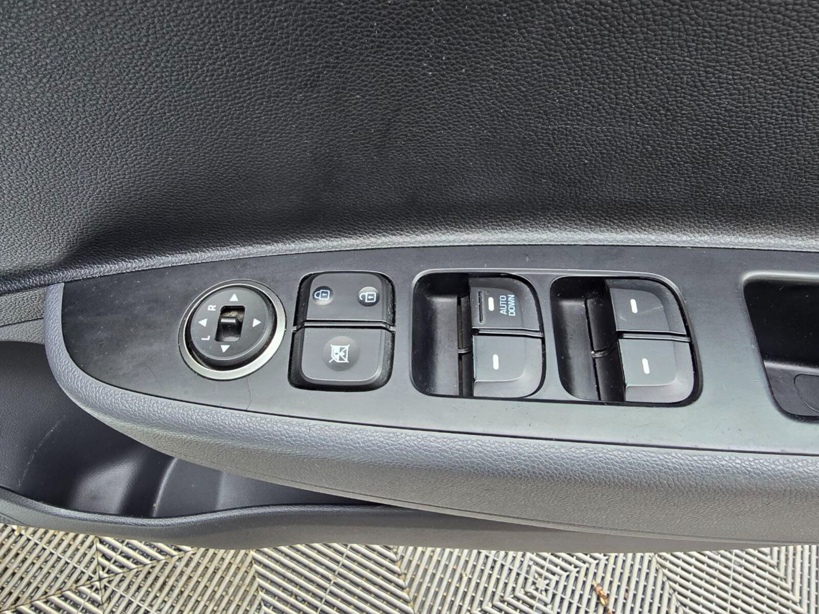 2018 Hyundai i10 1.0 Petrol Classic - Image 18