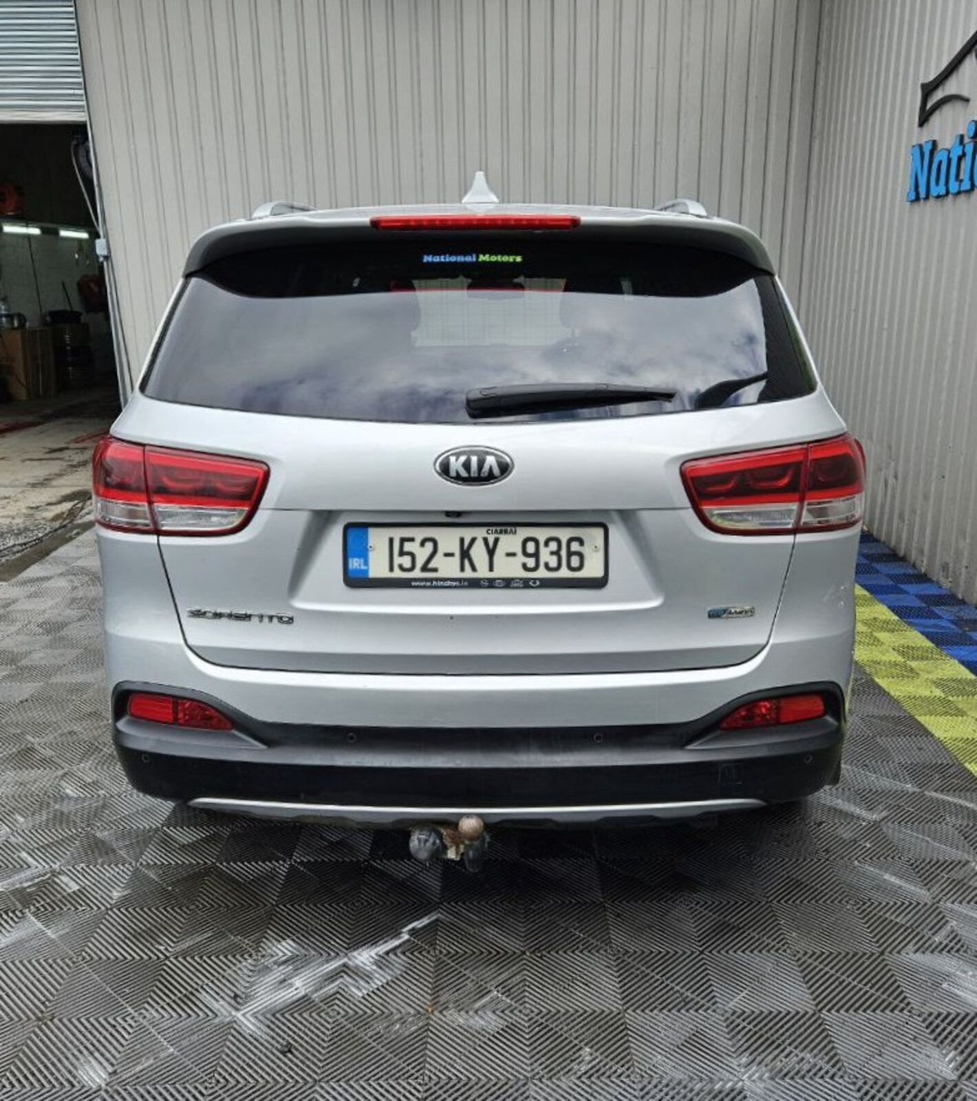 2015 Kia Sorento 2.2D Platinum AWD (7 seats) - Image 4