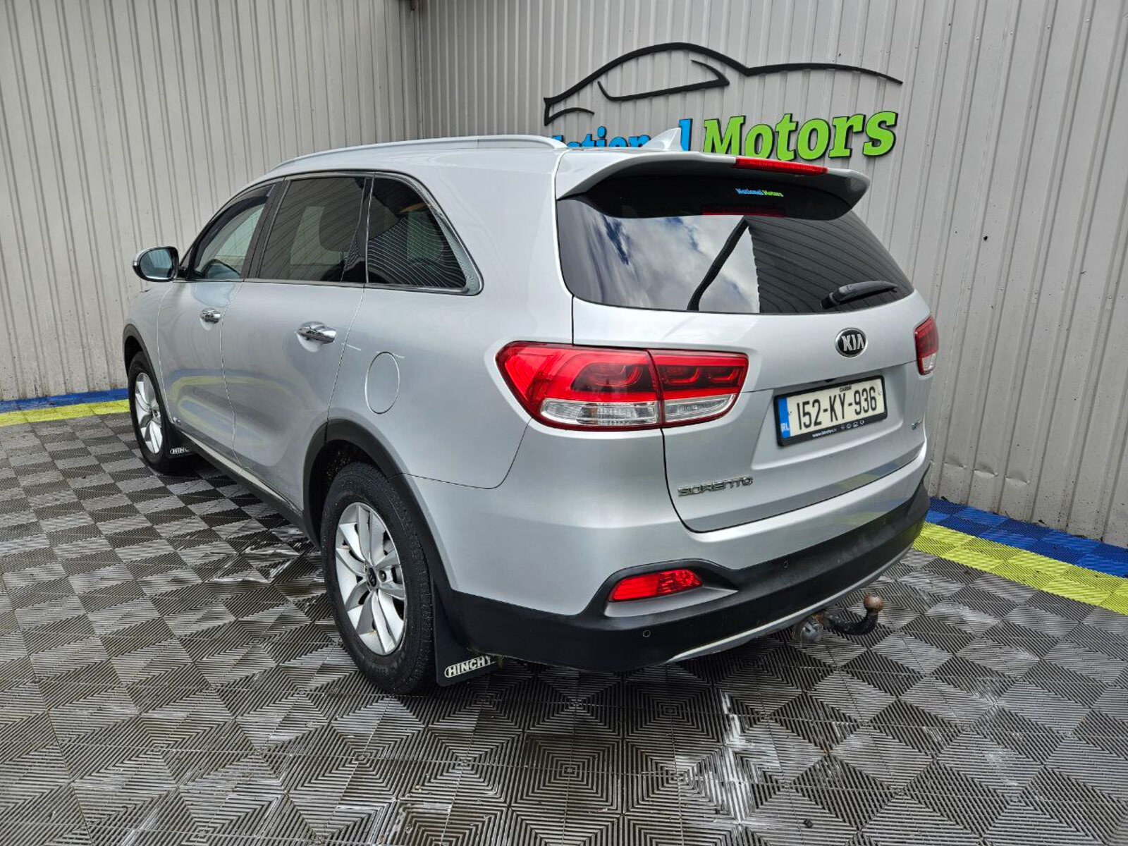 2015 Kia Sorento 2.2D Platinum AWD (7 seats) - Image 5