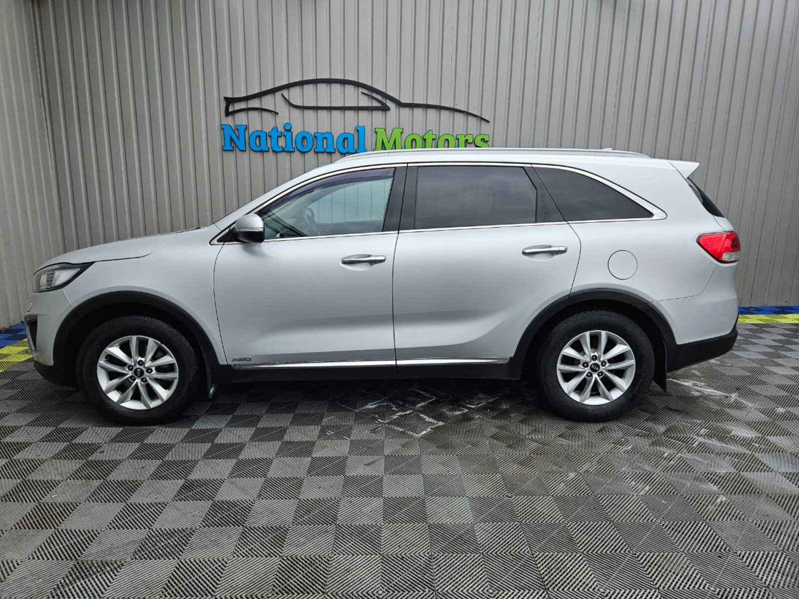 2015 Kia Sorento 2.2D Platinum AWD (7 seats) - Image 6