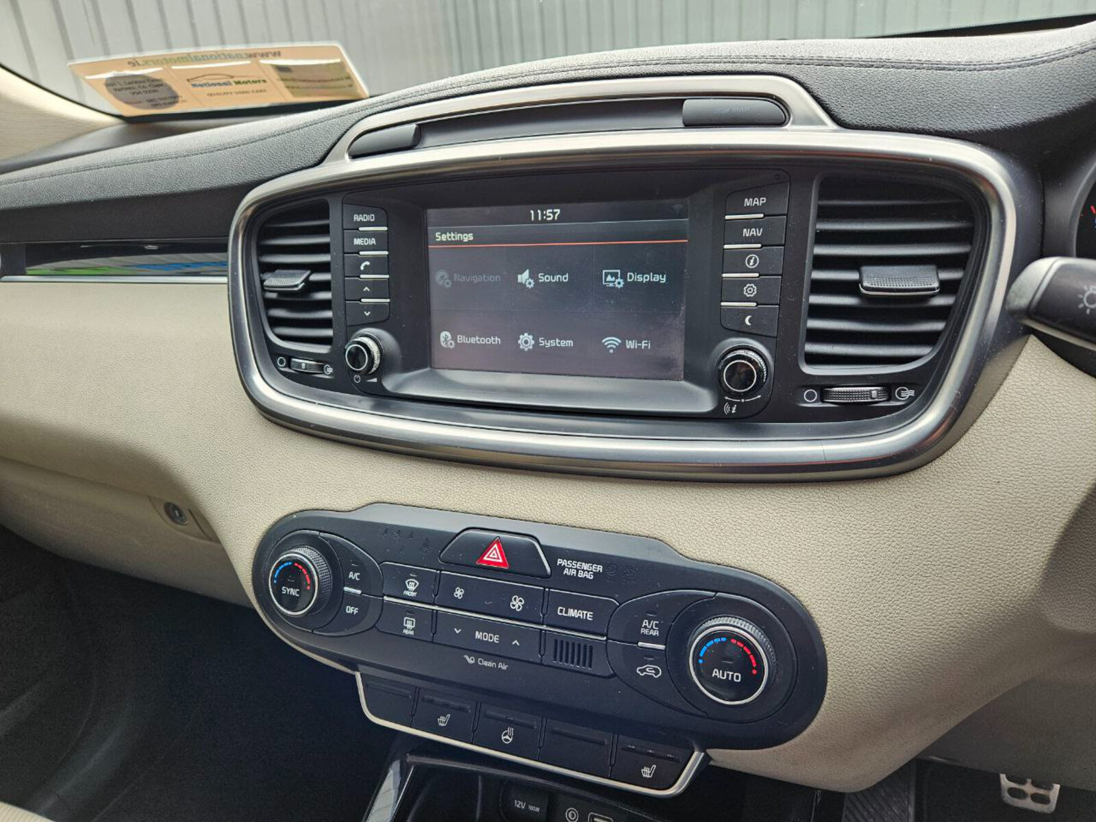 2015 Kia Sorento 2.2D Platinum AWD (7 seats) - Image 14