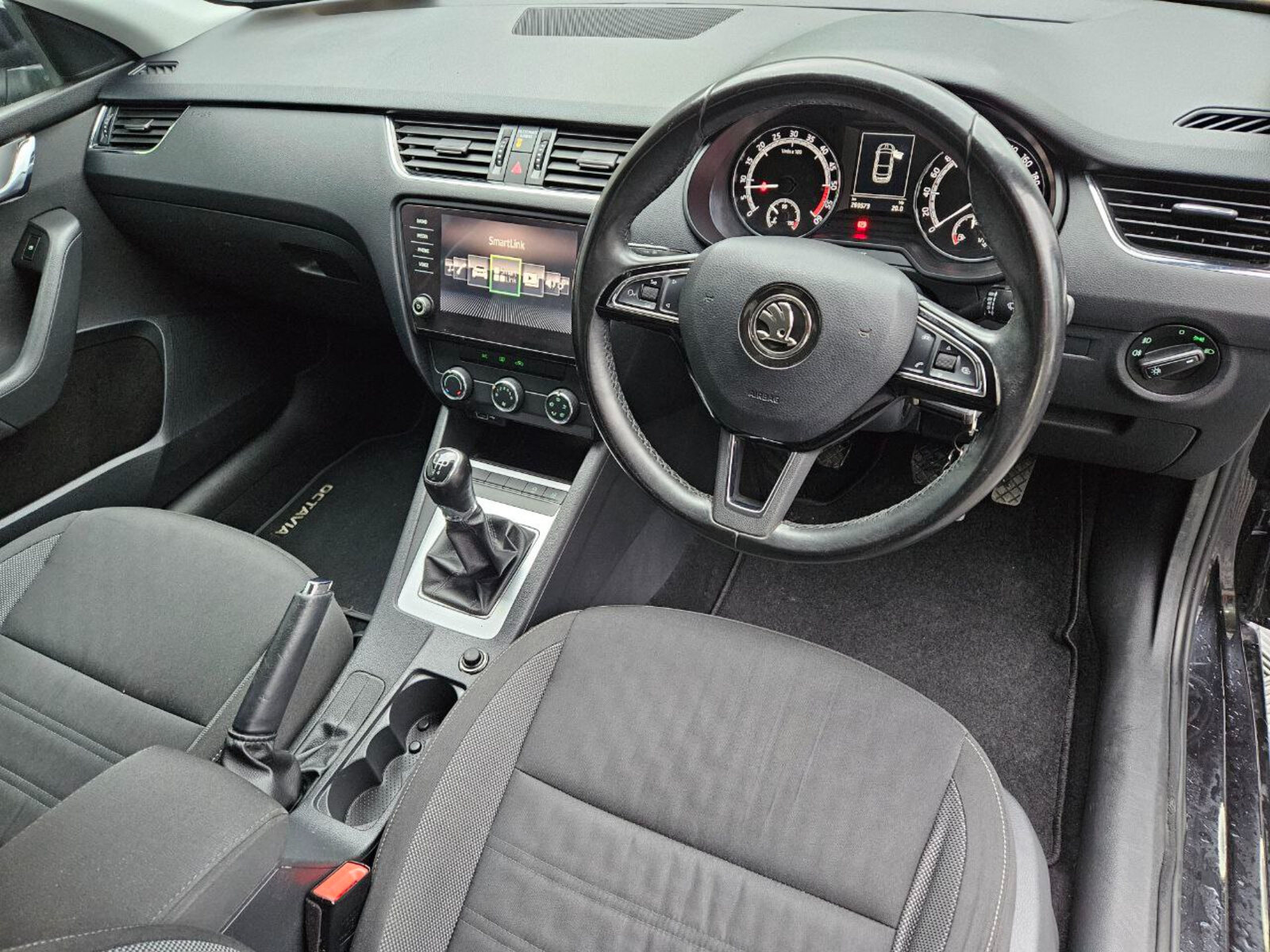 2018 Skoda Octavia AMBITION 1.6 TDI - Image 11