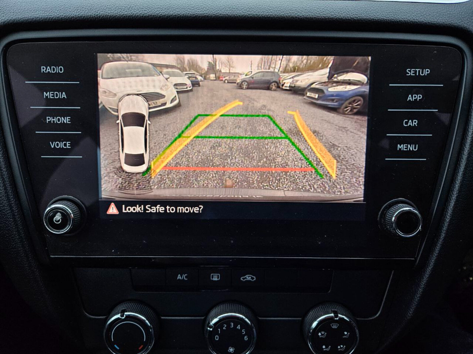 2018 Skoda Octavia AMBITION 1.6 TDI - Image 15