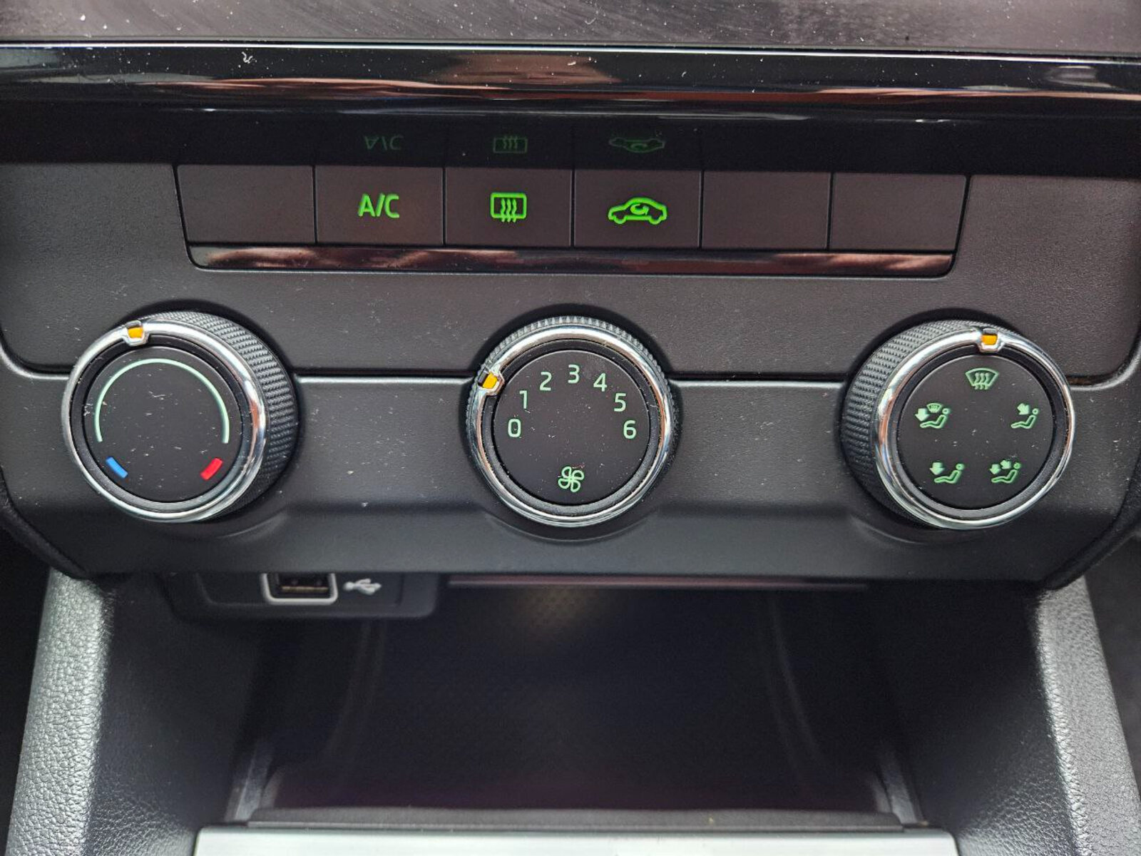 2018 Skoda Octavia AMBITION 1.6 TDI - Image 16