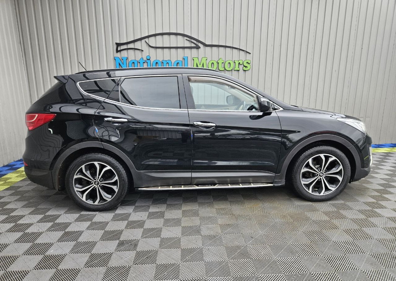 2013 Hyundai Santa Fe 2.2 CRDi 4WD Premium Auto - Image 2