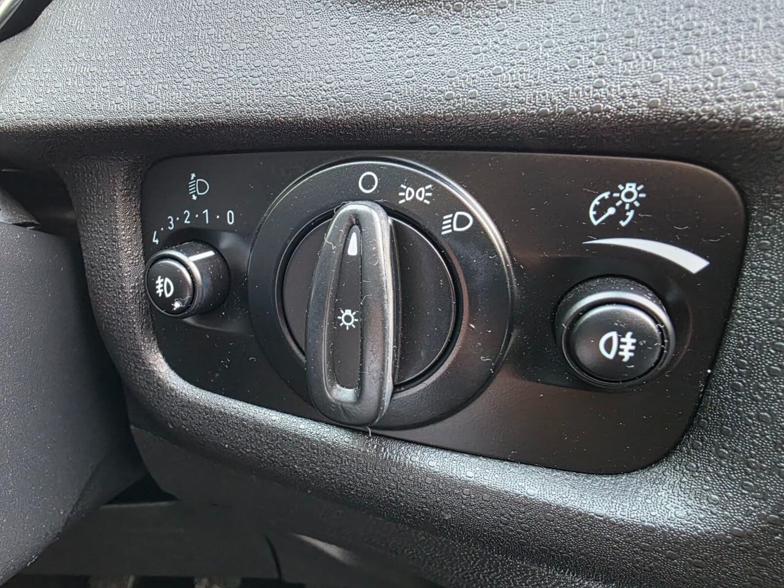 2016 Ford Fiesta 1.0 Petrol Zetec - Image 16