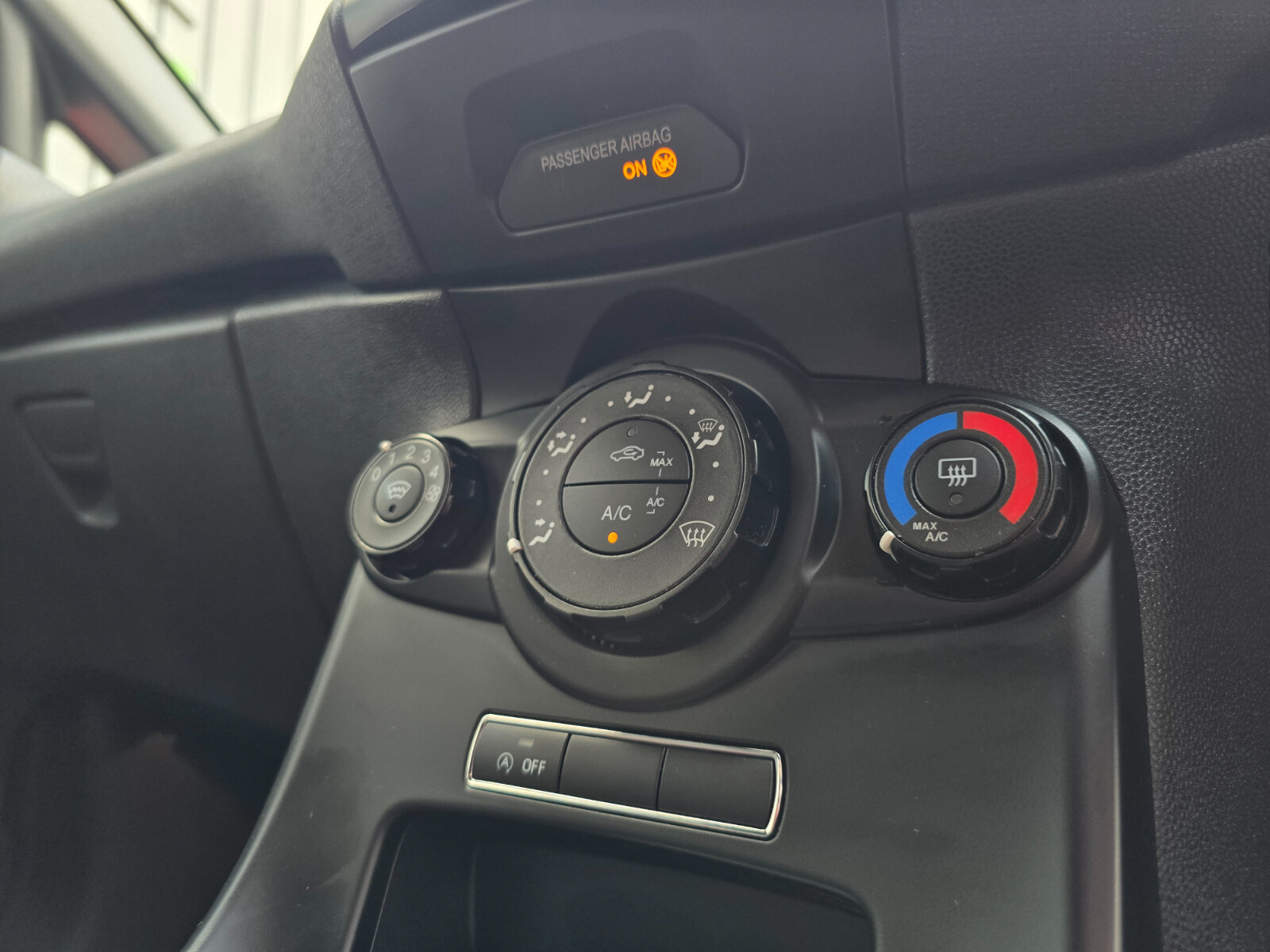 2017 Ford Fiesta ST-LINE 1.0 Petrol - Image 14