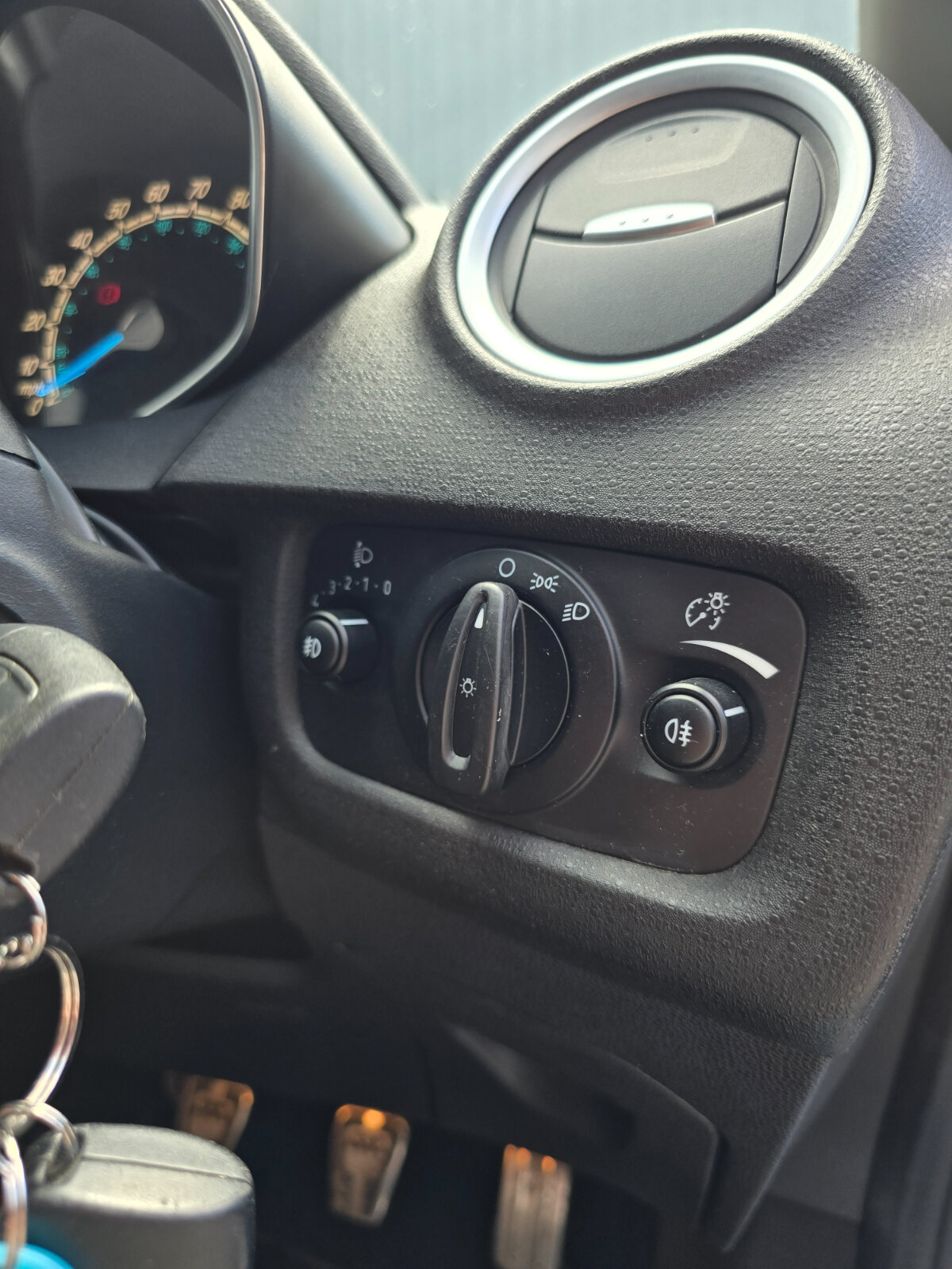 2016 Ford Fiesta 1.0 Petrol Zetec S - Image 17