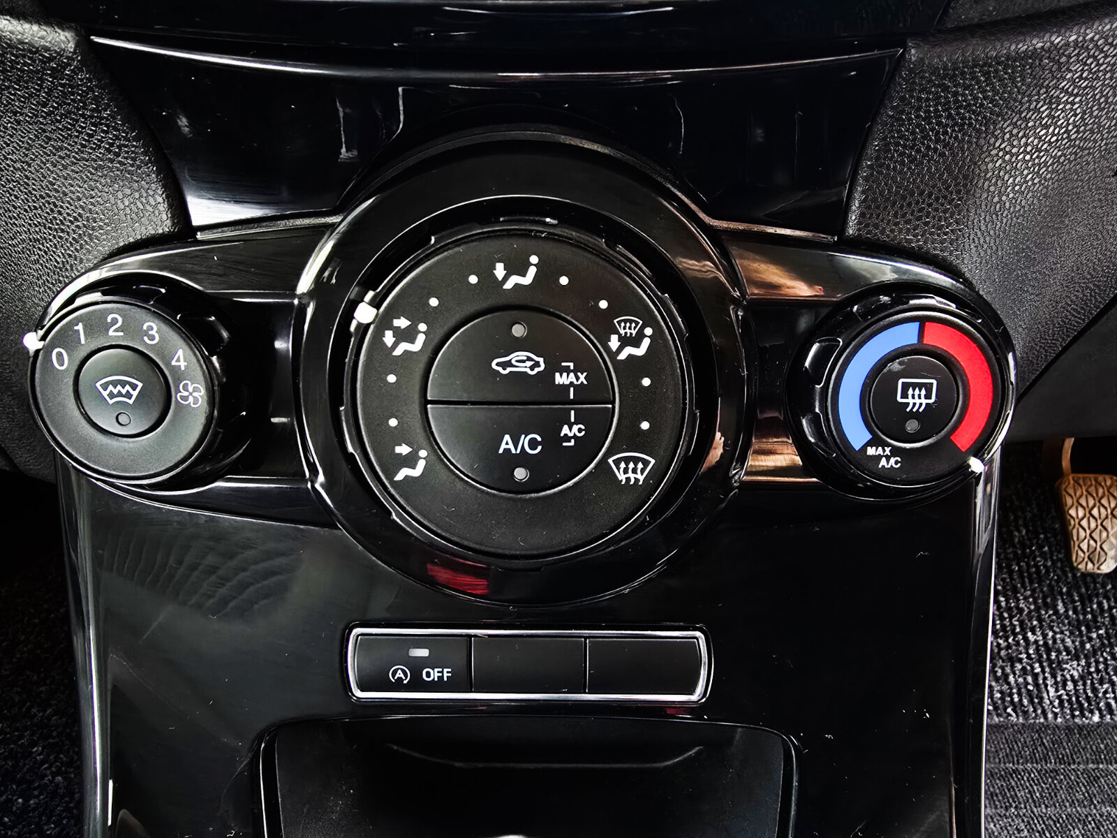 2015 Ford Fiesta 1.0 Petrol - Image 15