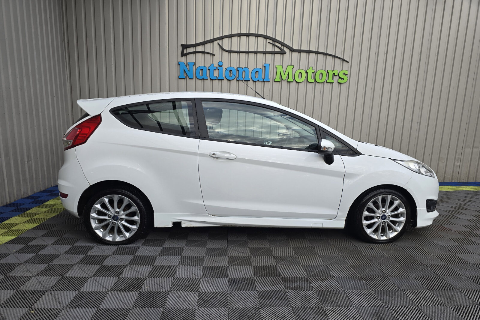 2015 Ford Fiesta Zetec-S 1.0 Petrol - Image 2