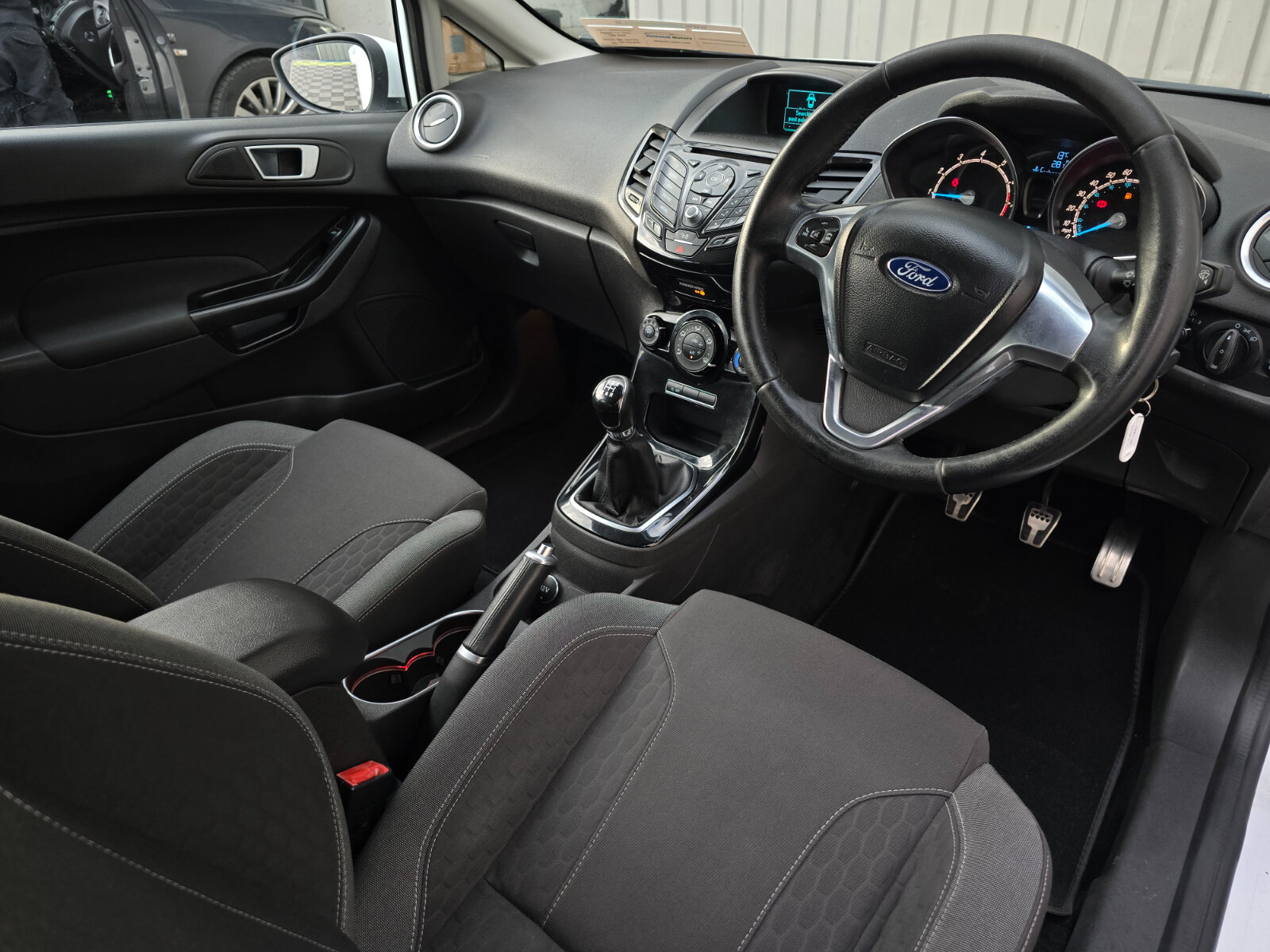 2015 Ford Fiesta Zetec-S 1.0 Petrol - Image 11