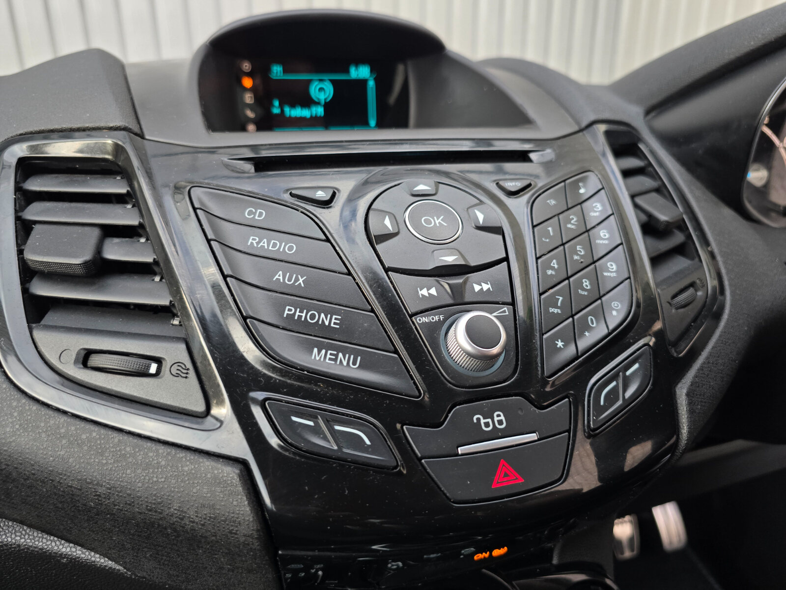 2015 Ford Fiesta Zetec-S 1.0 Petrol - Image 15