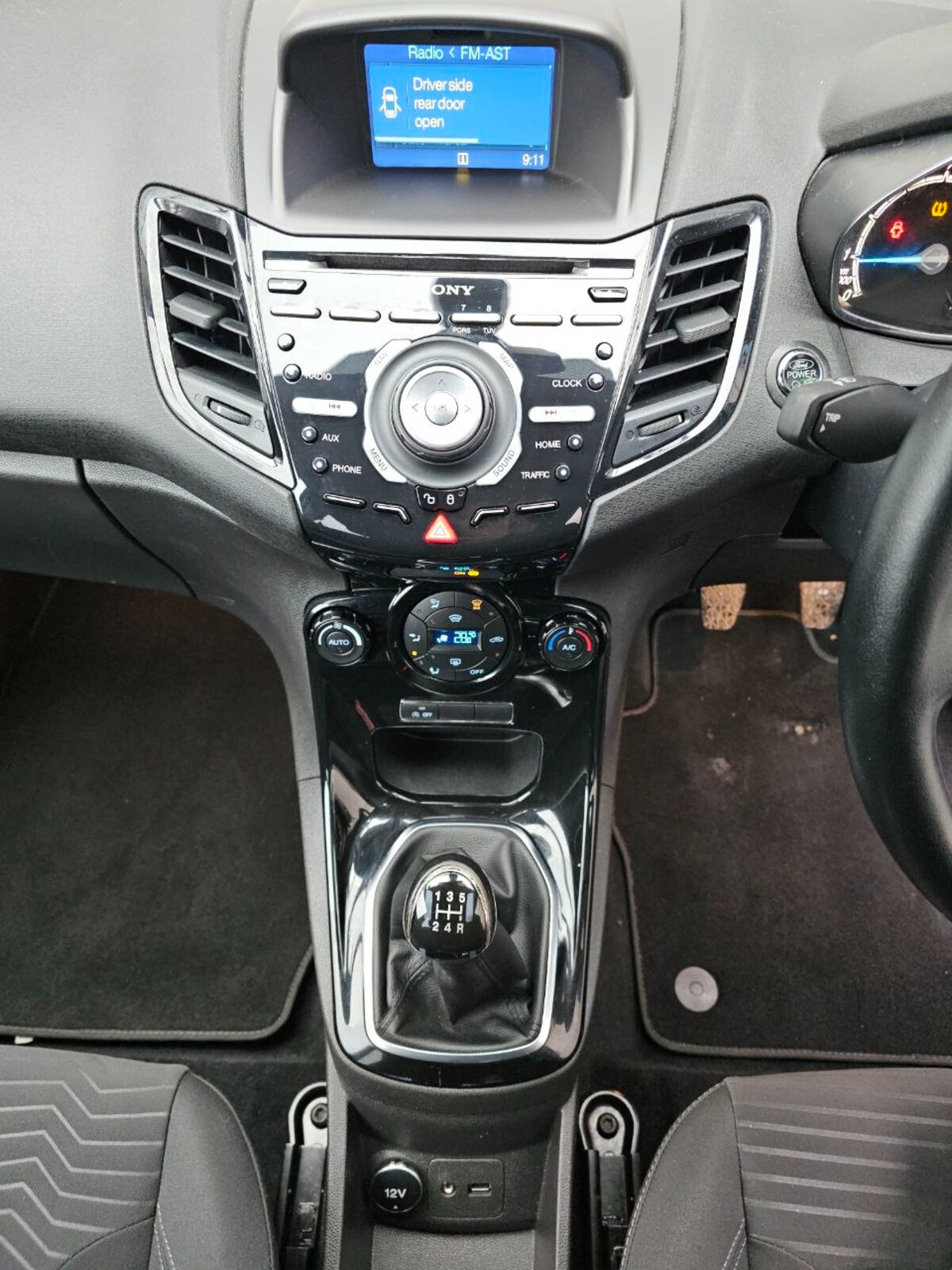 2015 Ford Fiesta Titanium 1.0 Petrol - Image 14