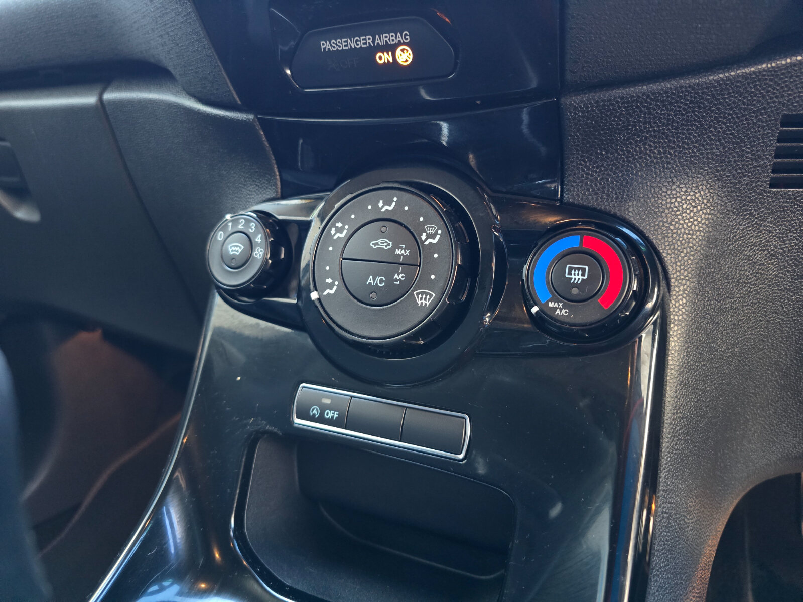 2015 Ford Fiesta 1.0  Zetec-S Black ED - Image 19