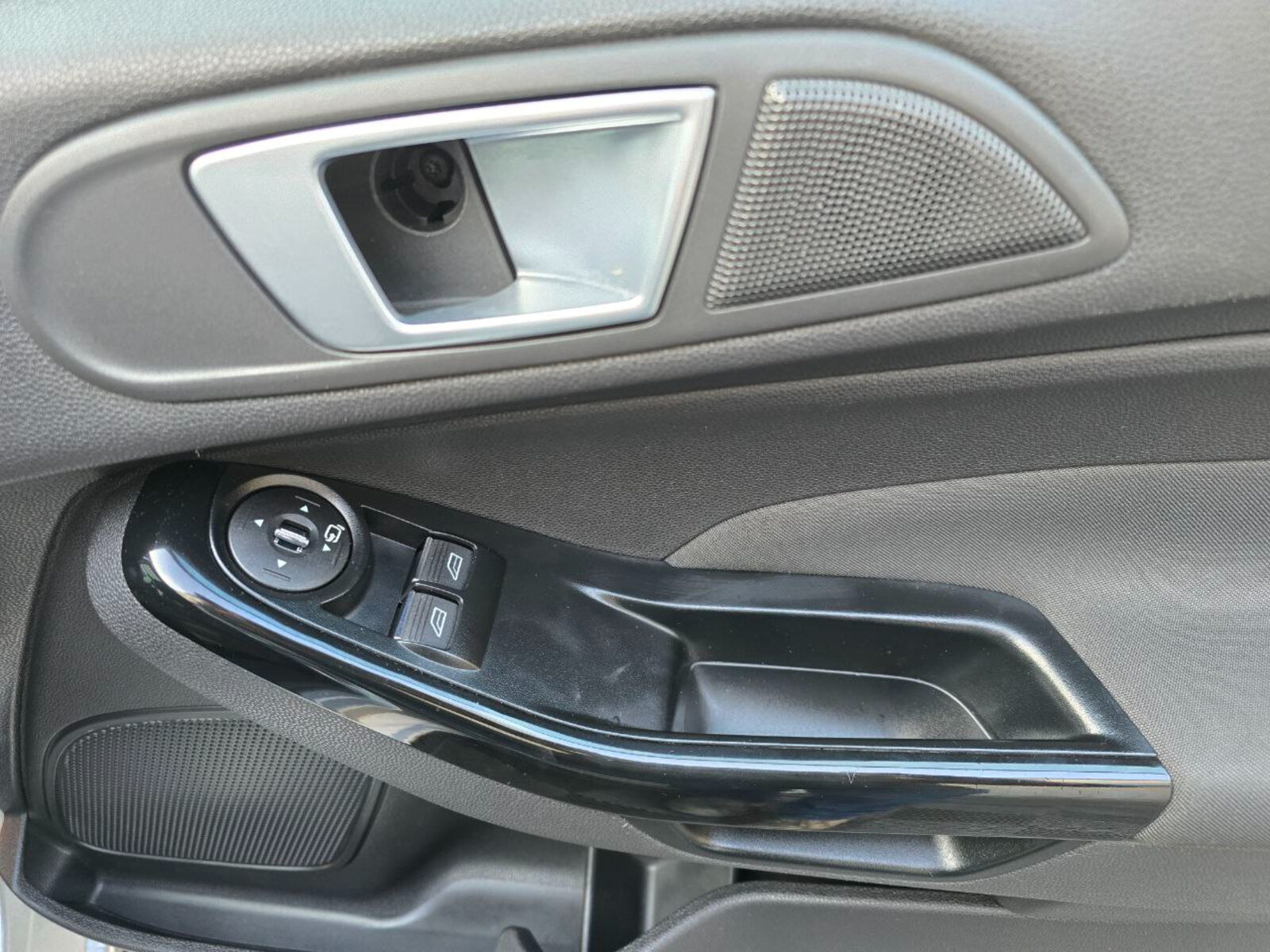2014 Ford Fiesta Titanum 1.0 Petrol - Image 19